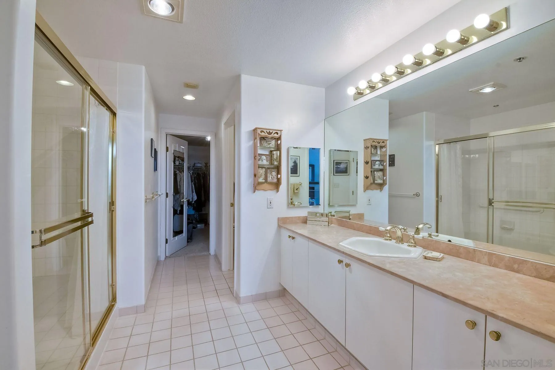 3890 Nobel Dr. Unit 810