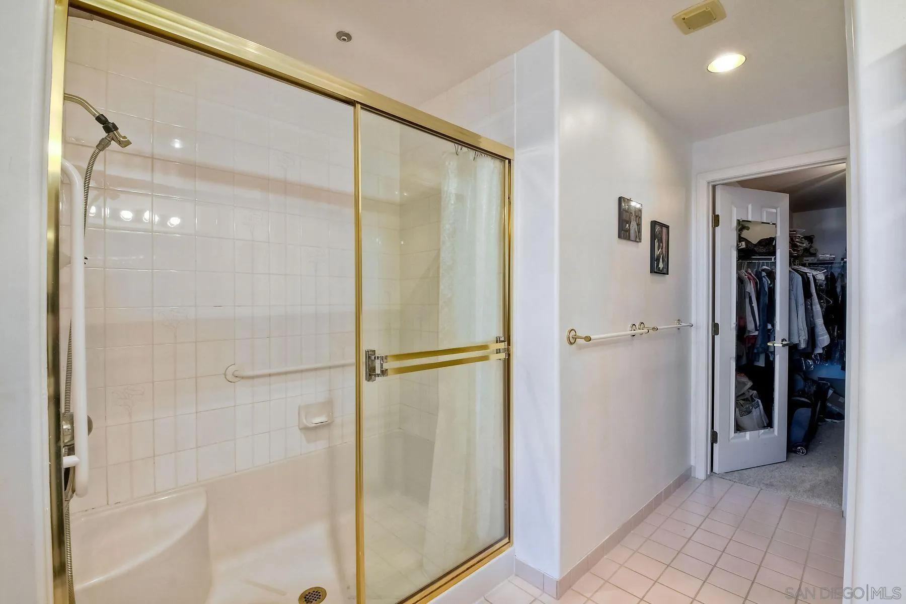 3890 Nobel Dr. Unit 810