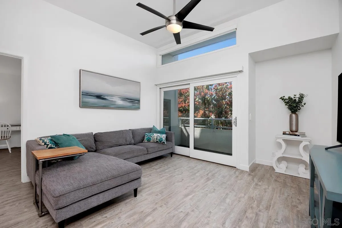 317 Pine Ave Unit 204