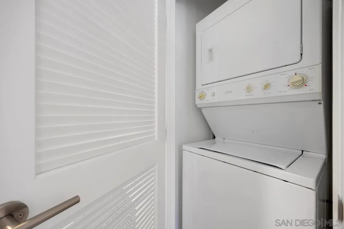 317 Pine Ave Unit 204