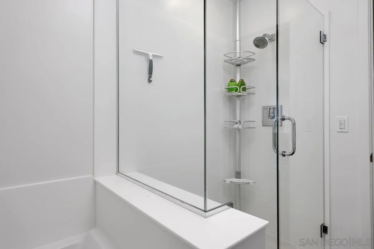 317 Pine Ave Unit 204