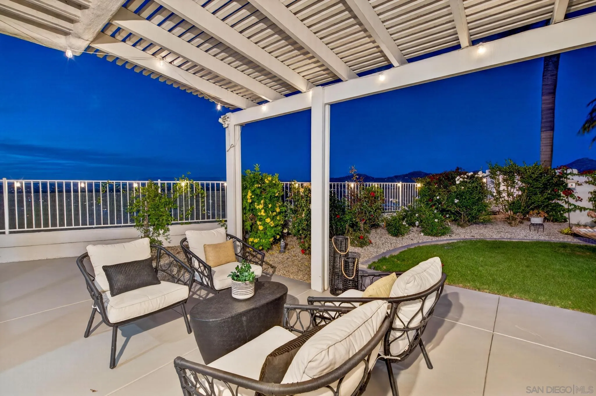 12262 Avenida Consentido