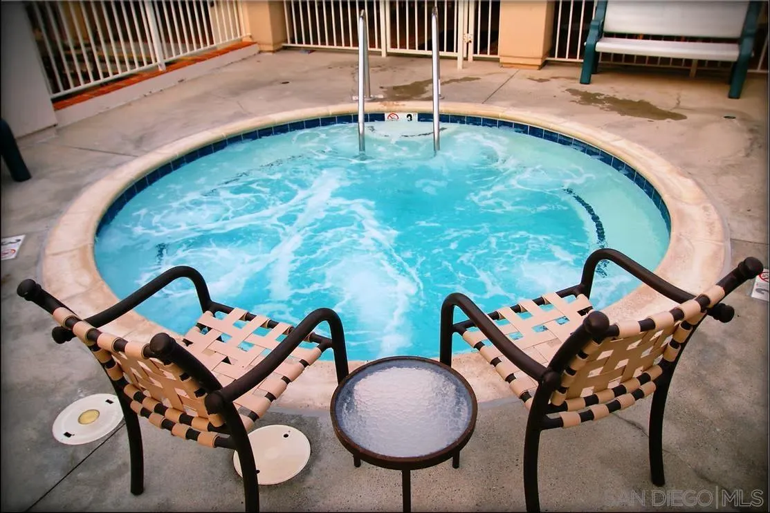 12262 Avenida Consentido