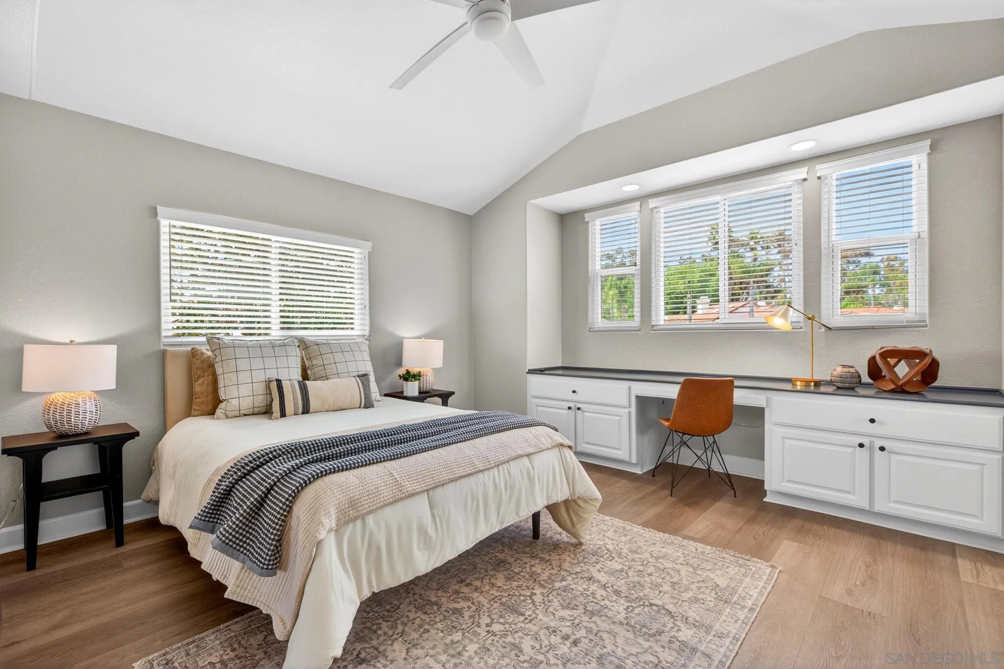 12262 Avenida Consentido