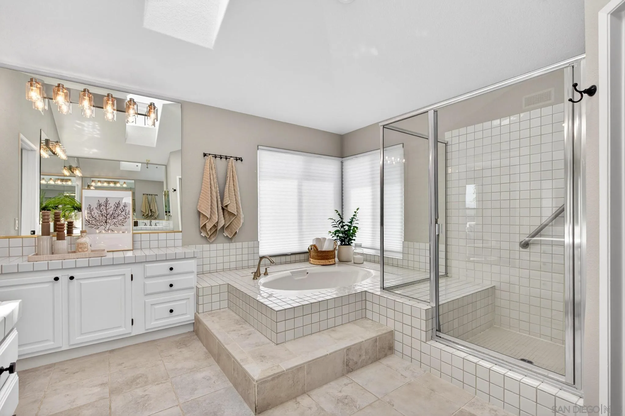 12262 Avenida Consentido