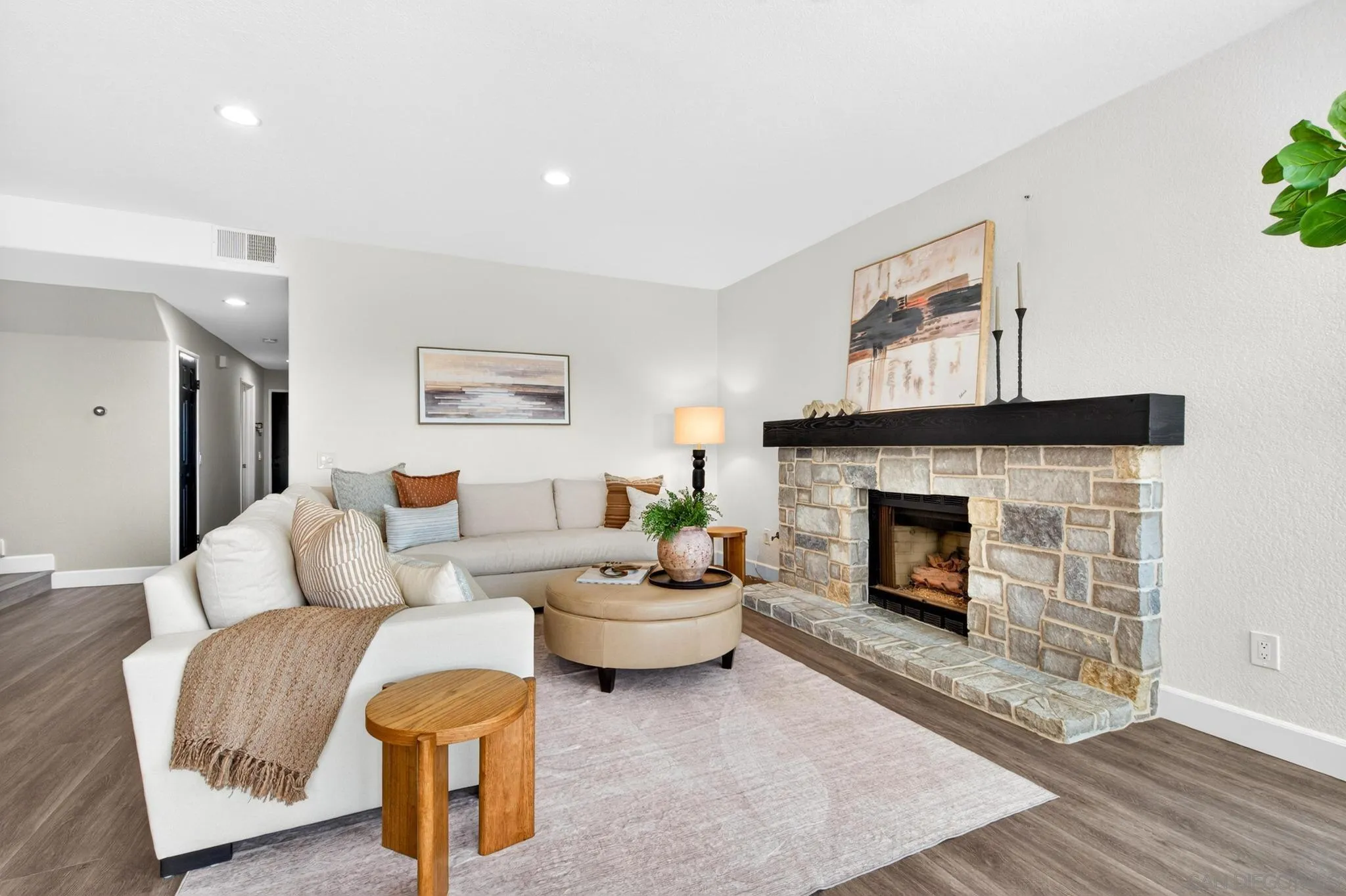 12262 Avenida Consentido