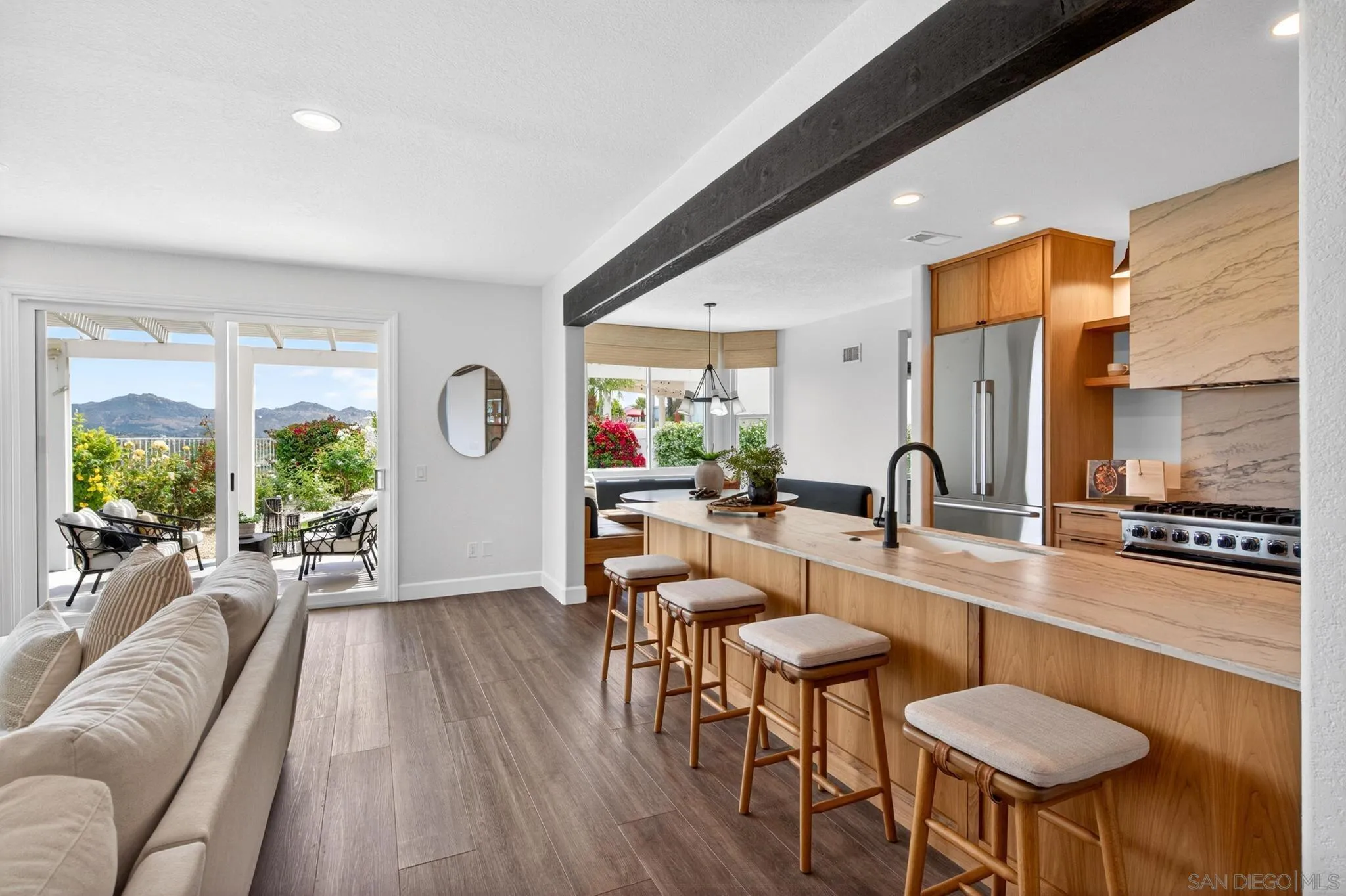 12262 Avenida Consentido