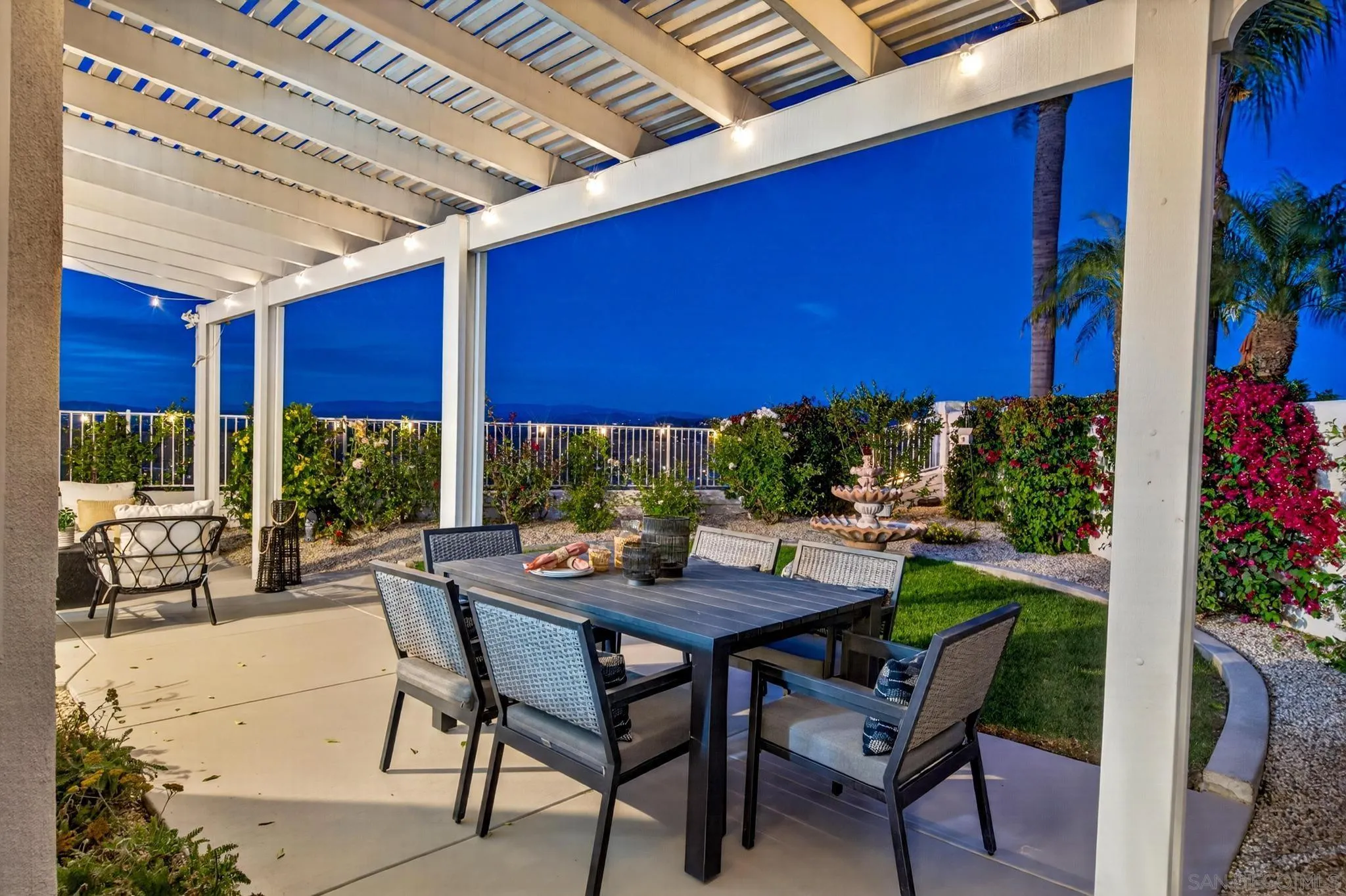 12262 Avenida Consentido