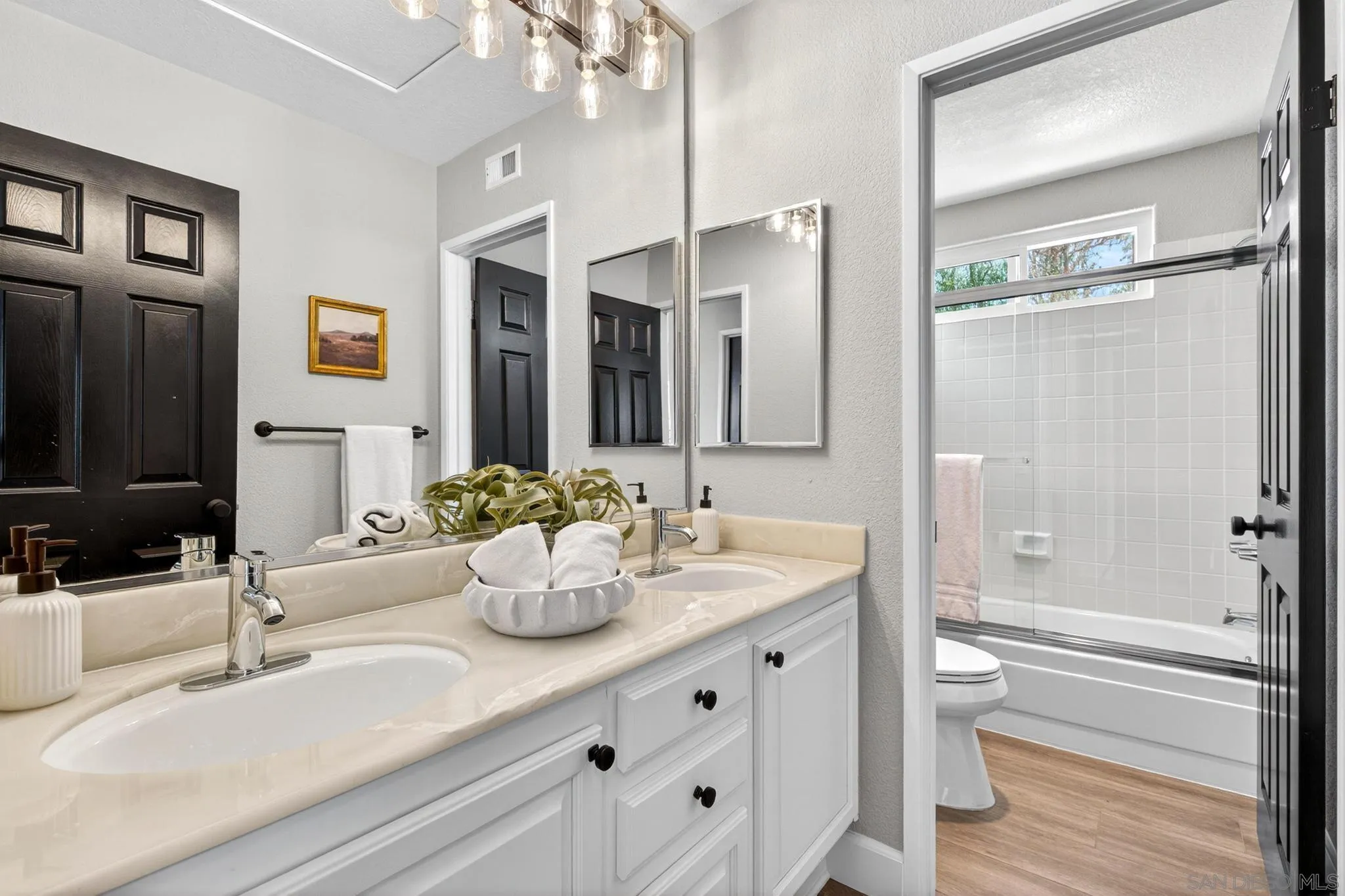 12262 Avenida Consentido