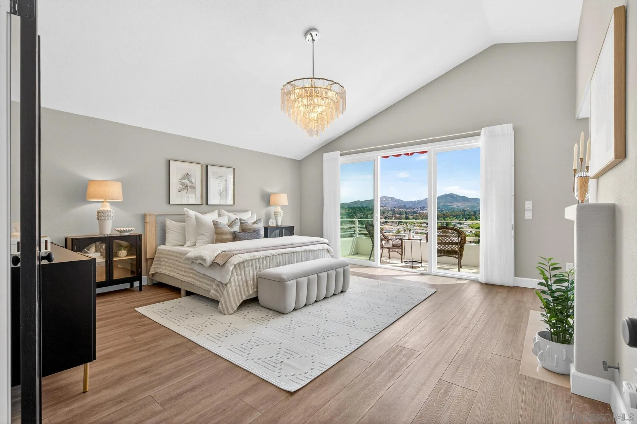 12262 Avenida Consentido