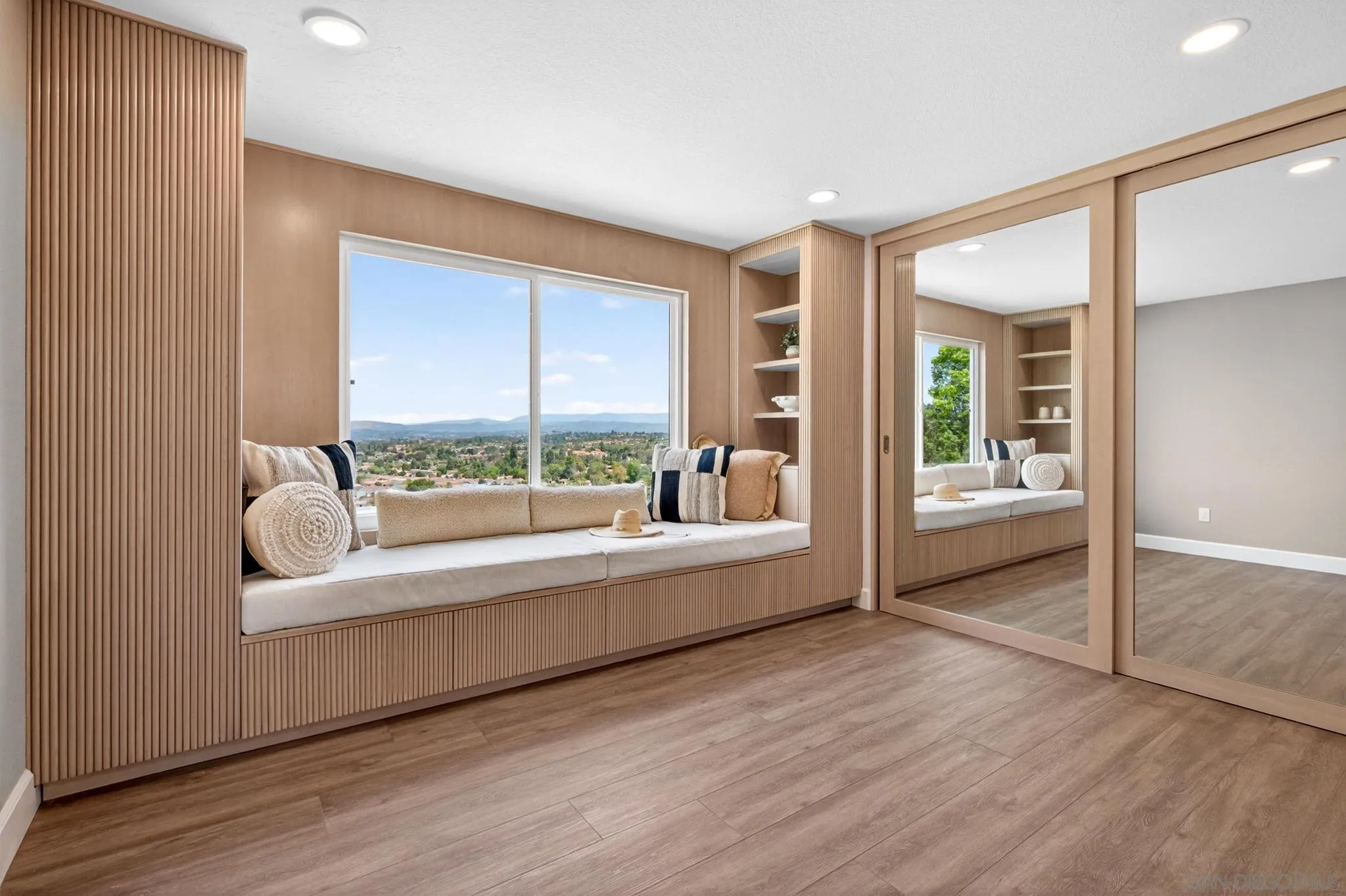 12262 Avenida Consentido