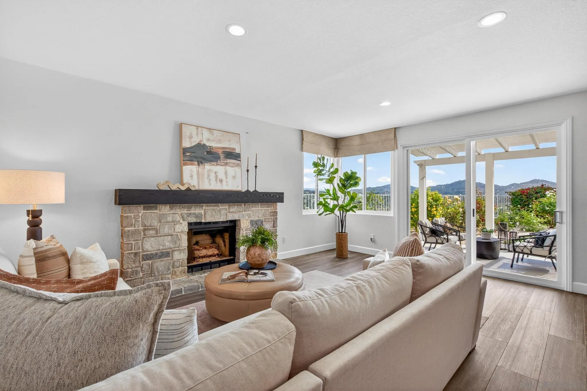 12262 Avenida Consentido