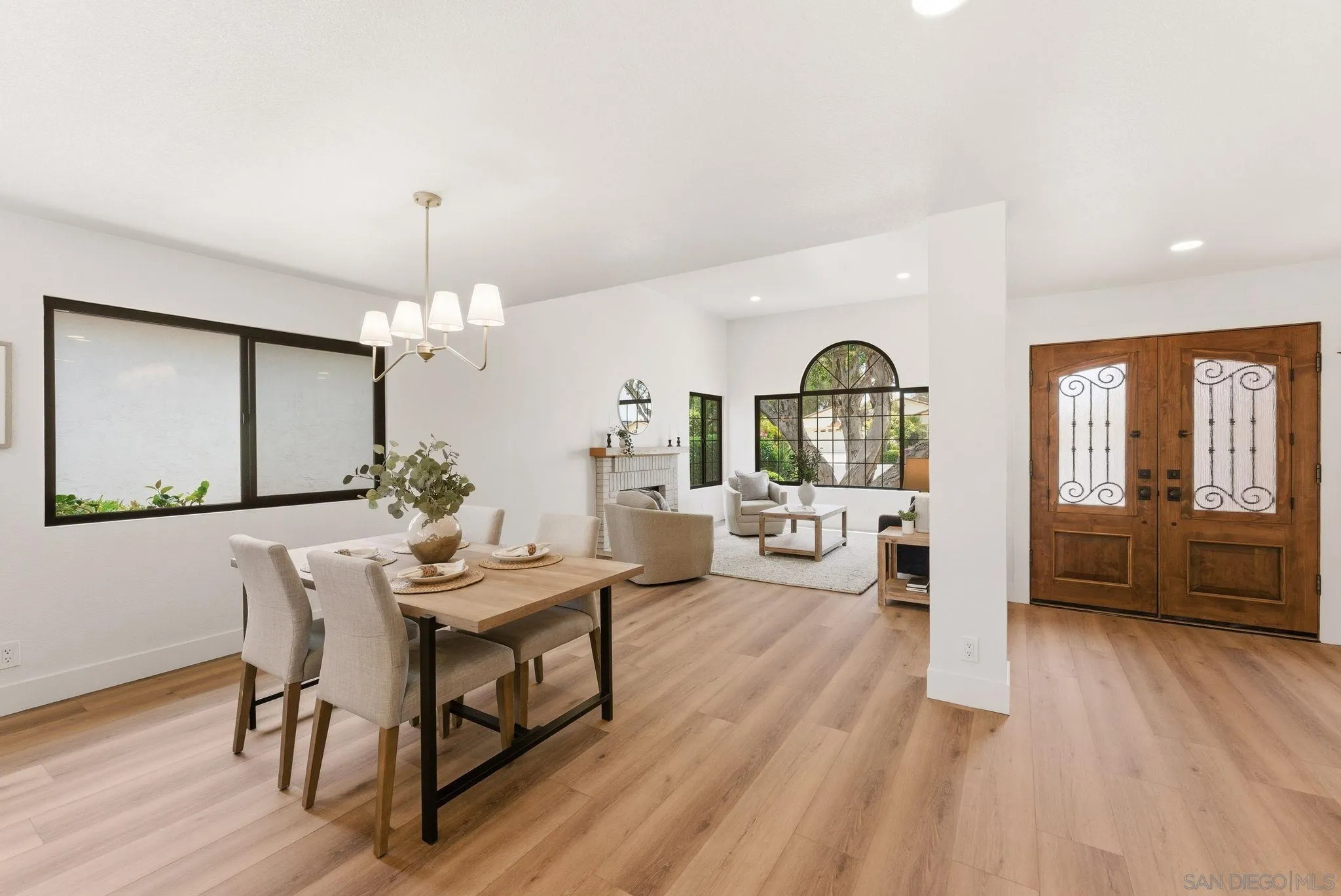 18228 Corte De Casares