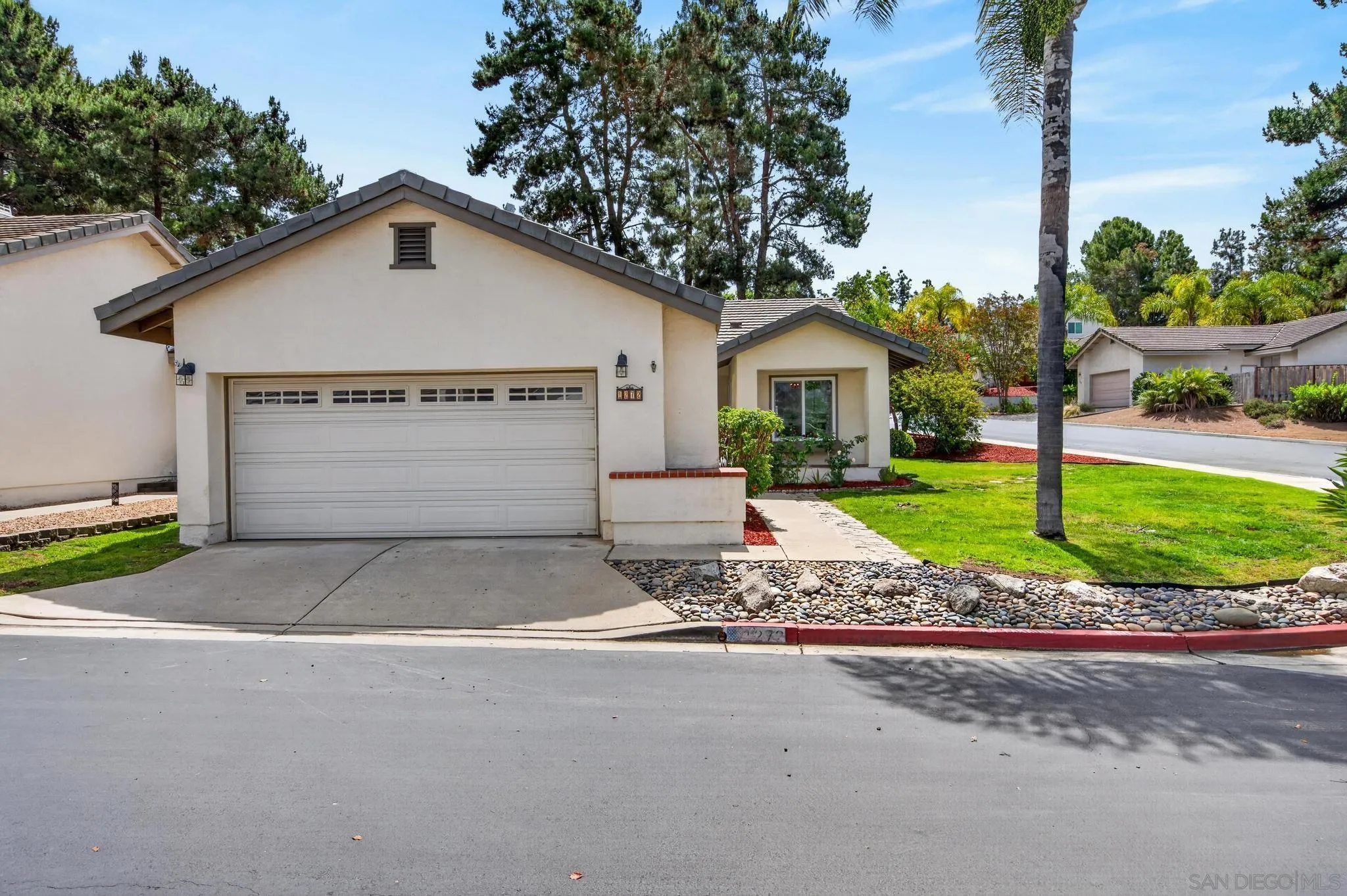 1272 Lancer Glen