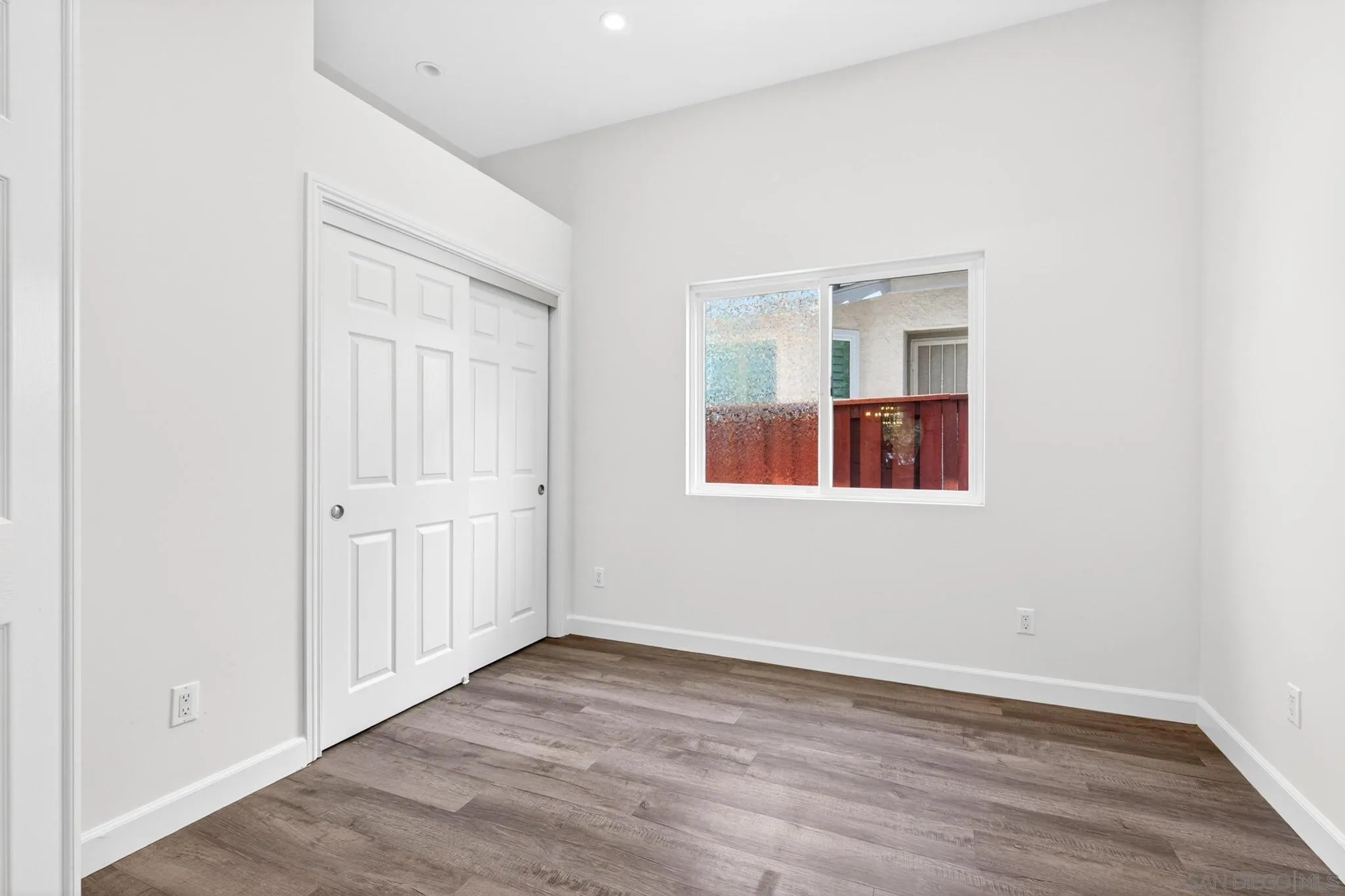 1272 Lancer Glen