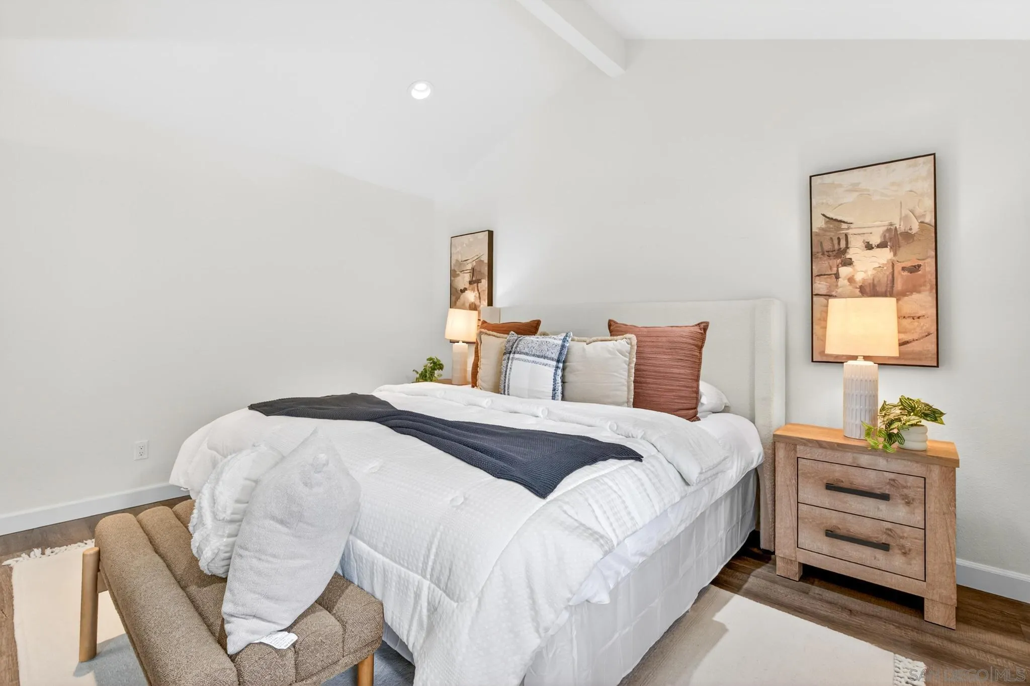 1272 Lancer Glen