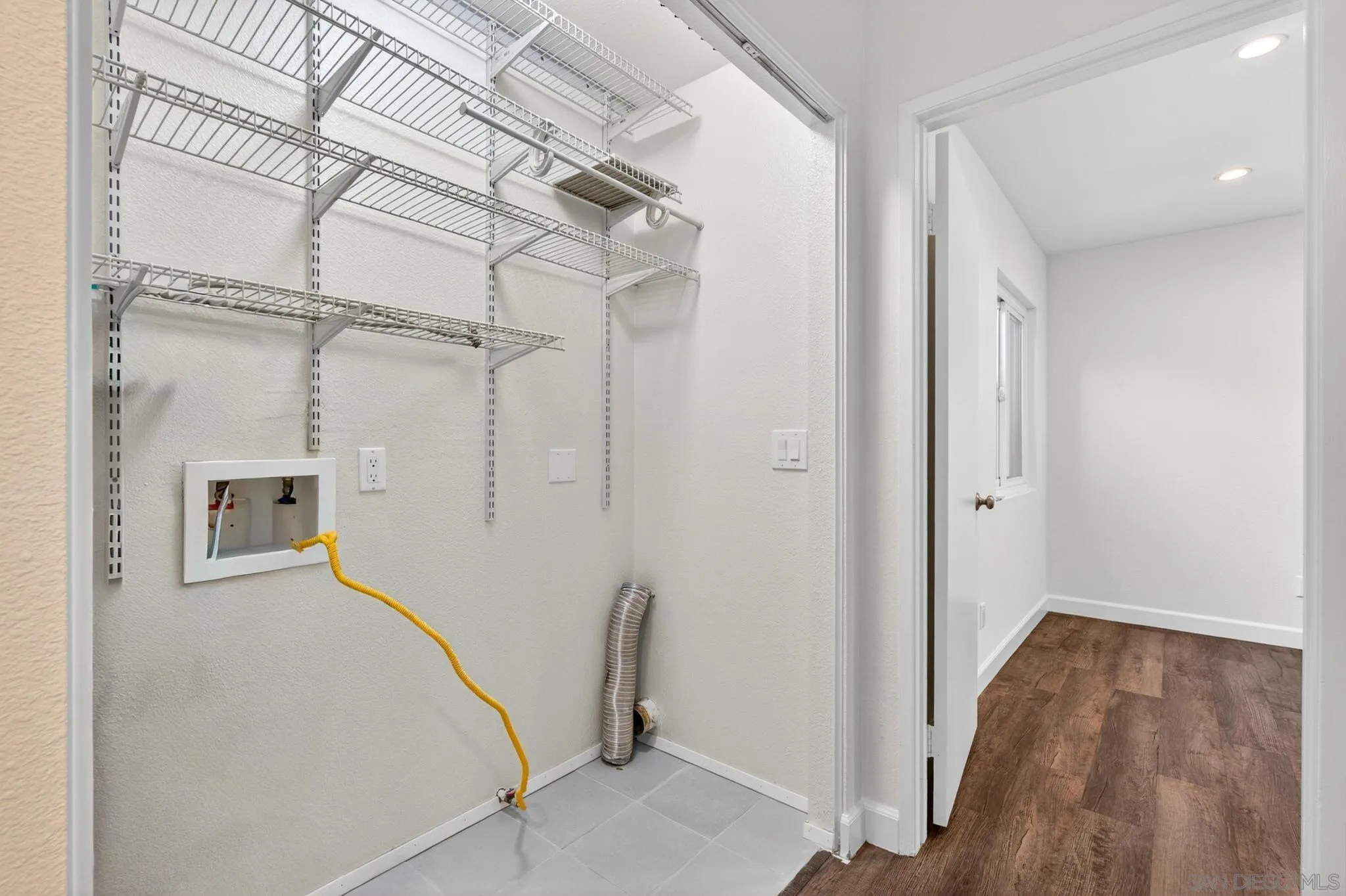 1272 Lancer Glen