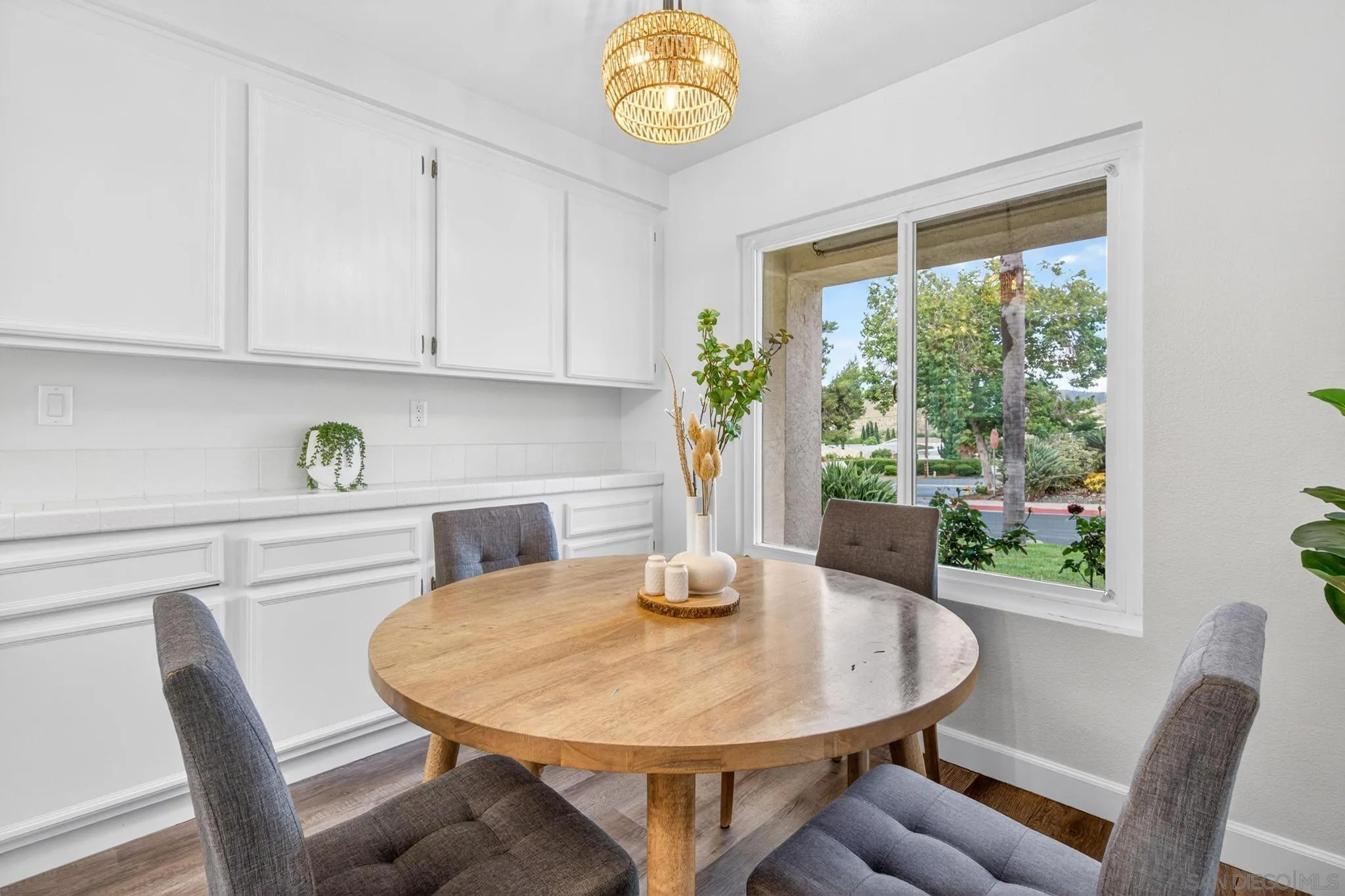 1272 Lancer Glen
