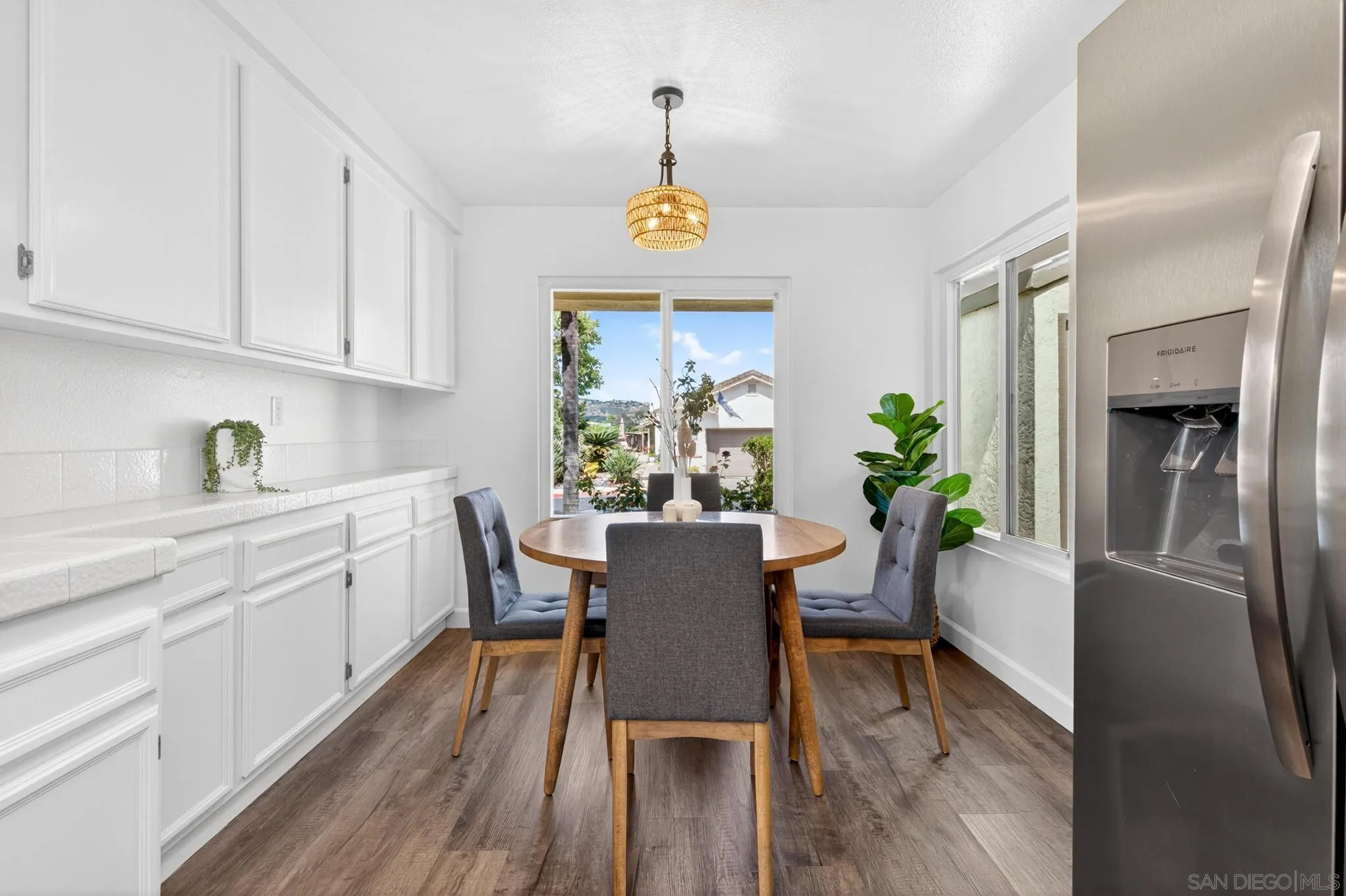 1272 Lancer Glen