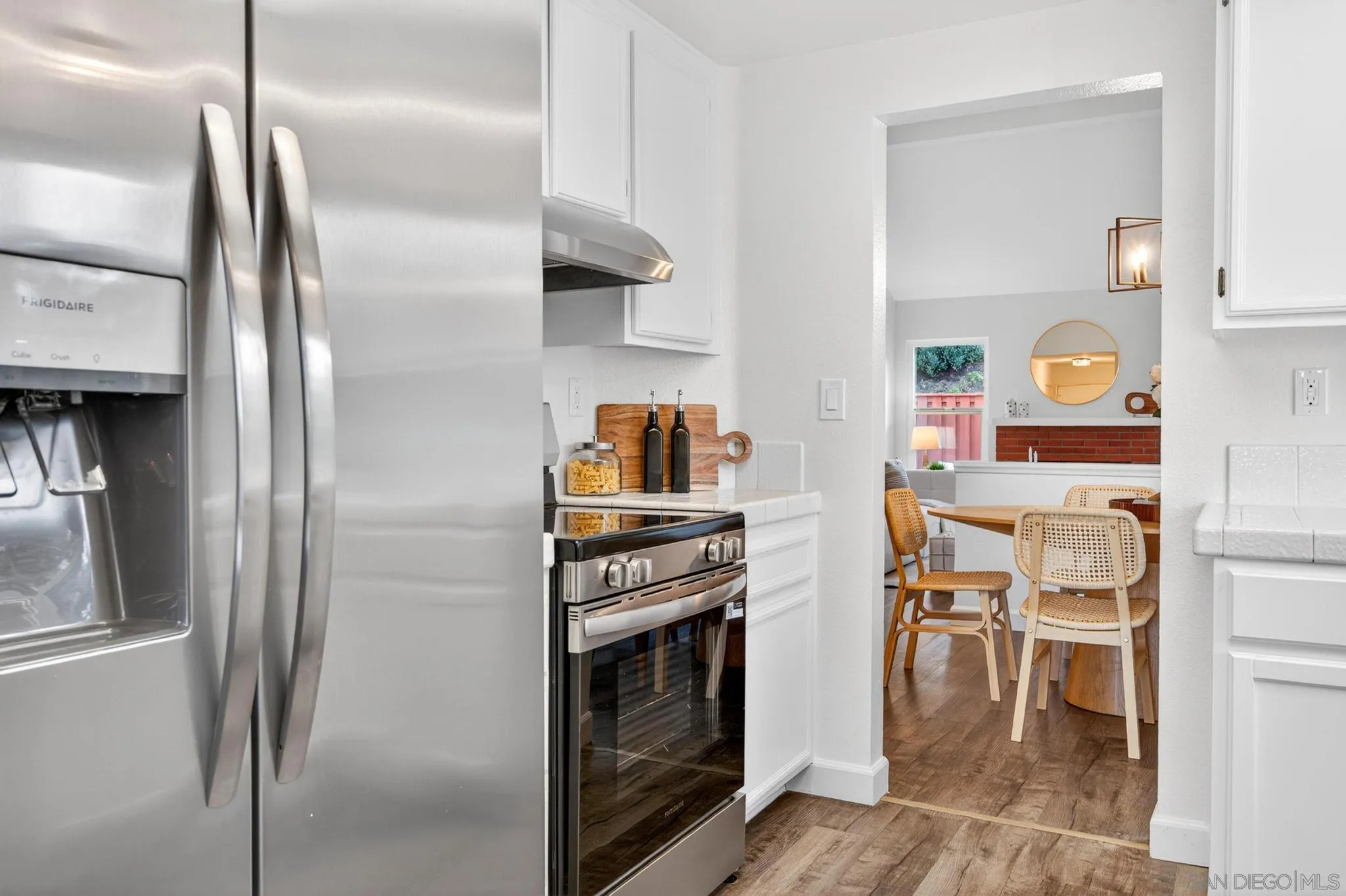 1272 Lancer Glen