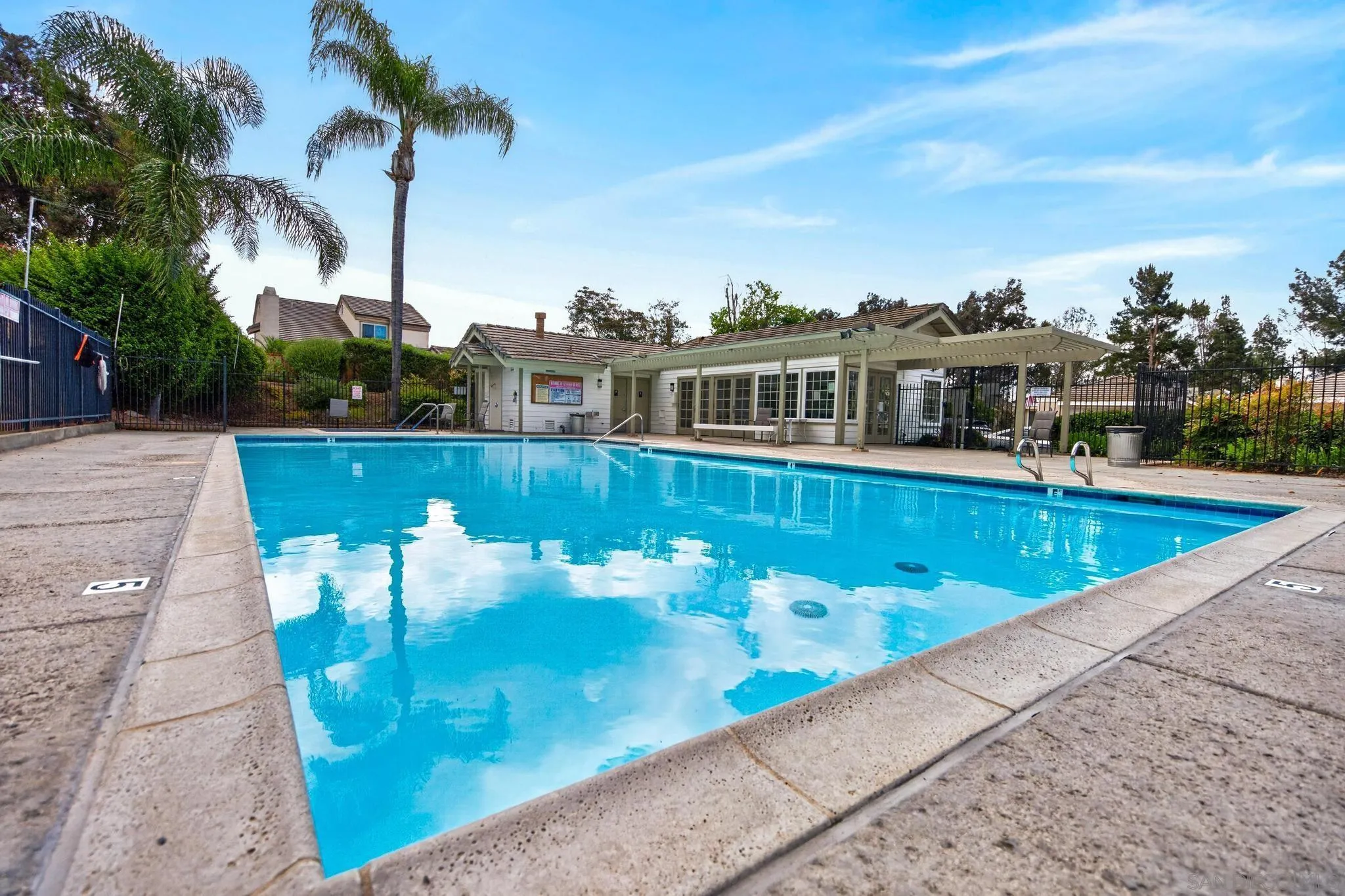1272 Lancer Glen