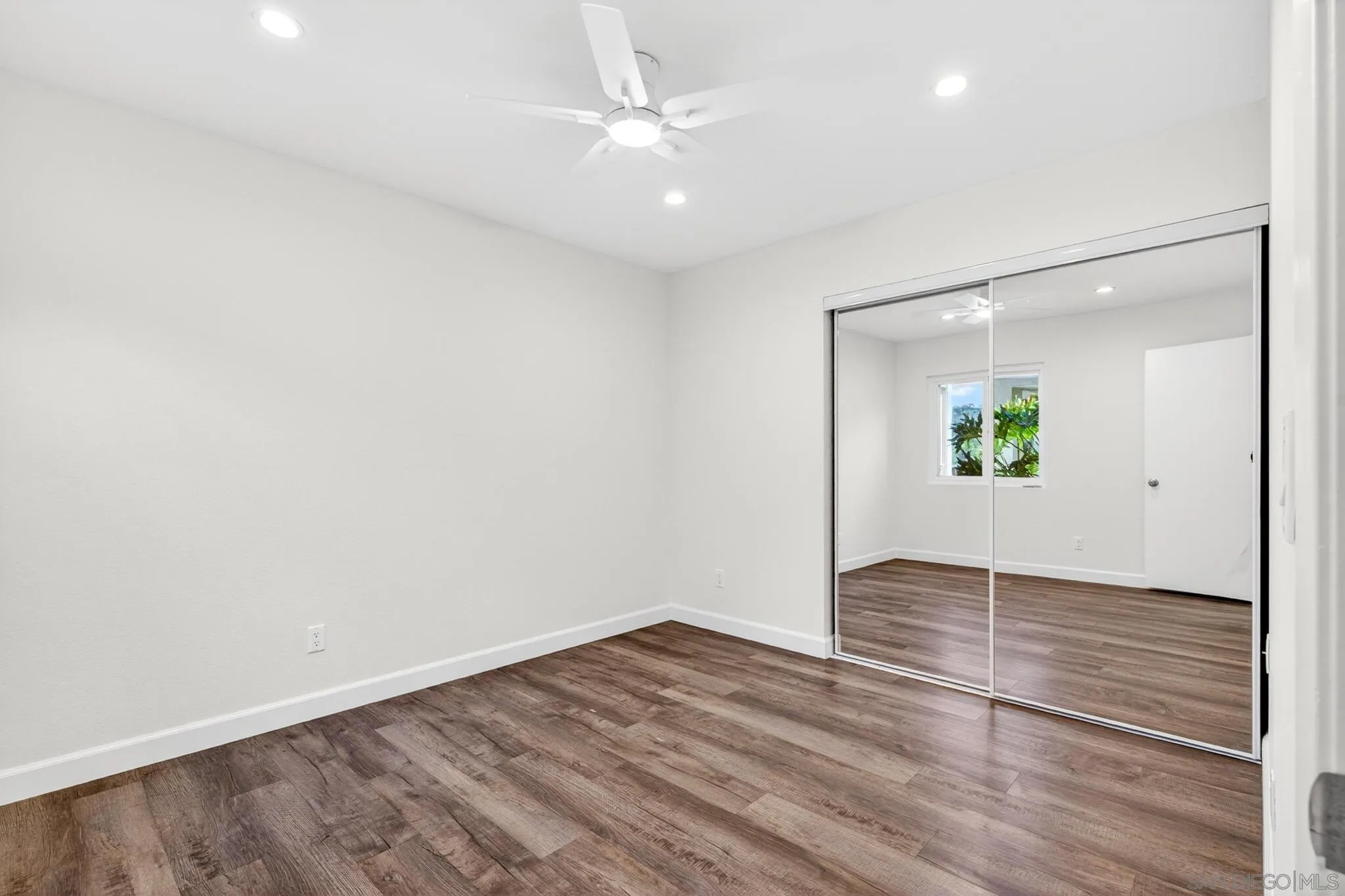 1272 Lancer Glen