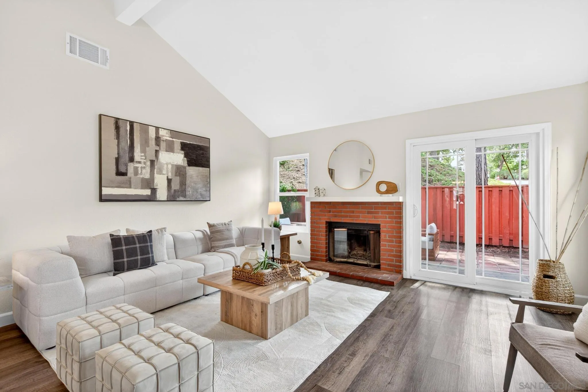 1272 Lancer Glen