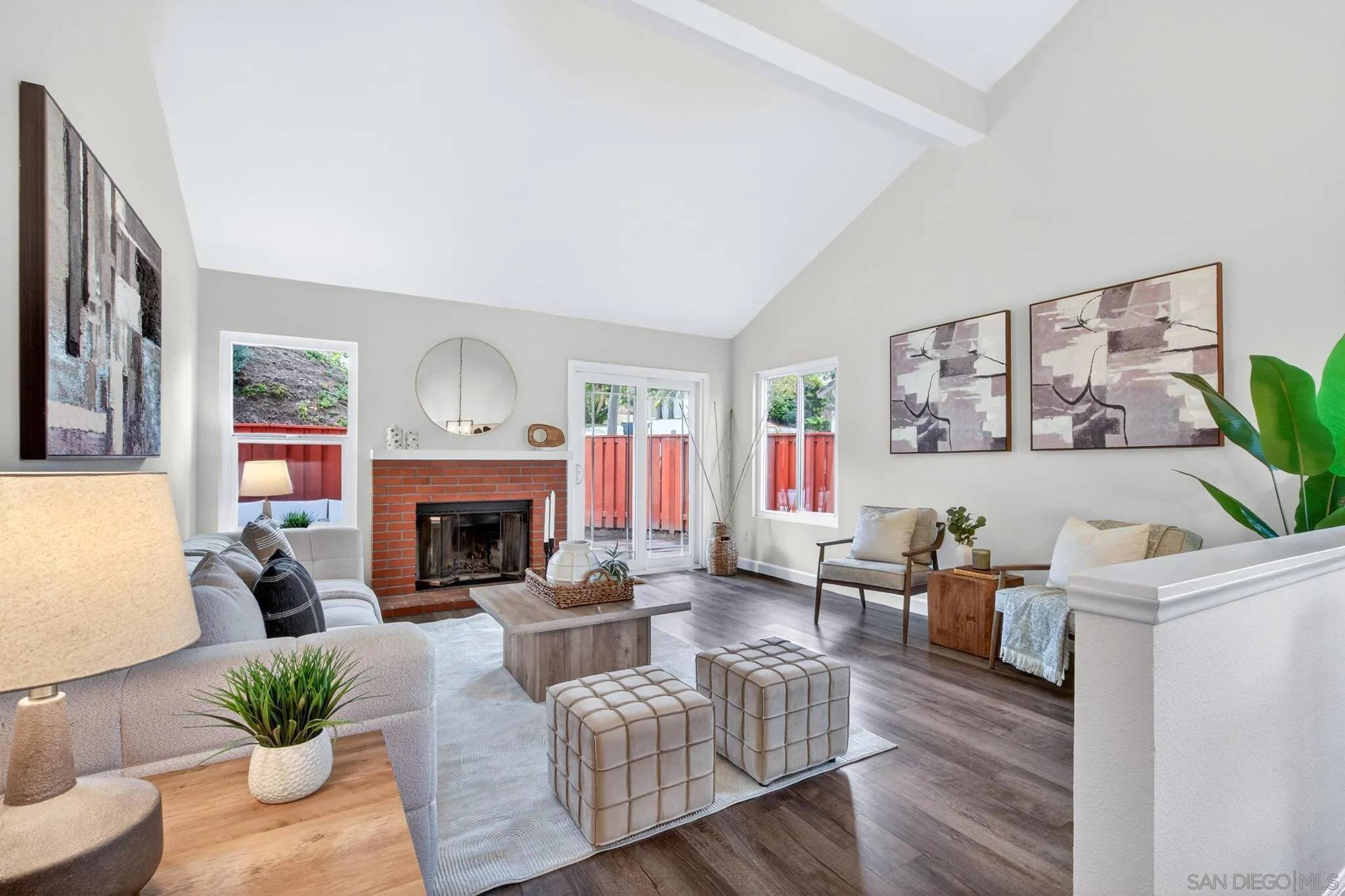 1272 Lancer Glen