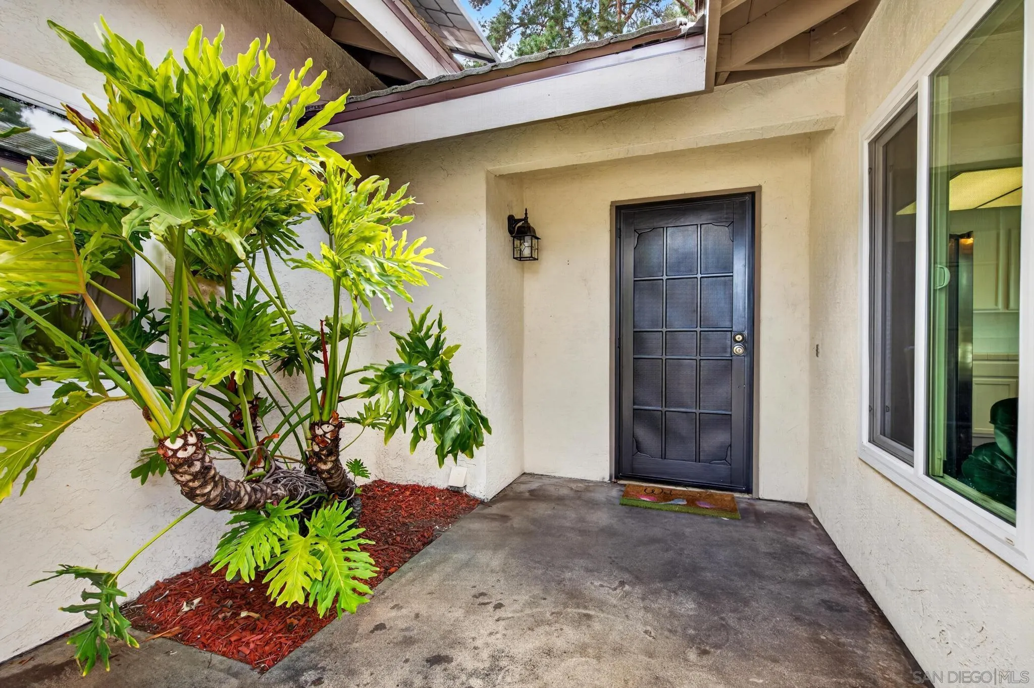 1272 Lancer Glen
