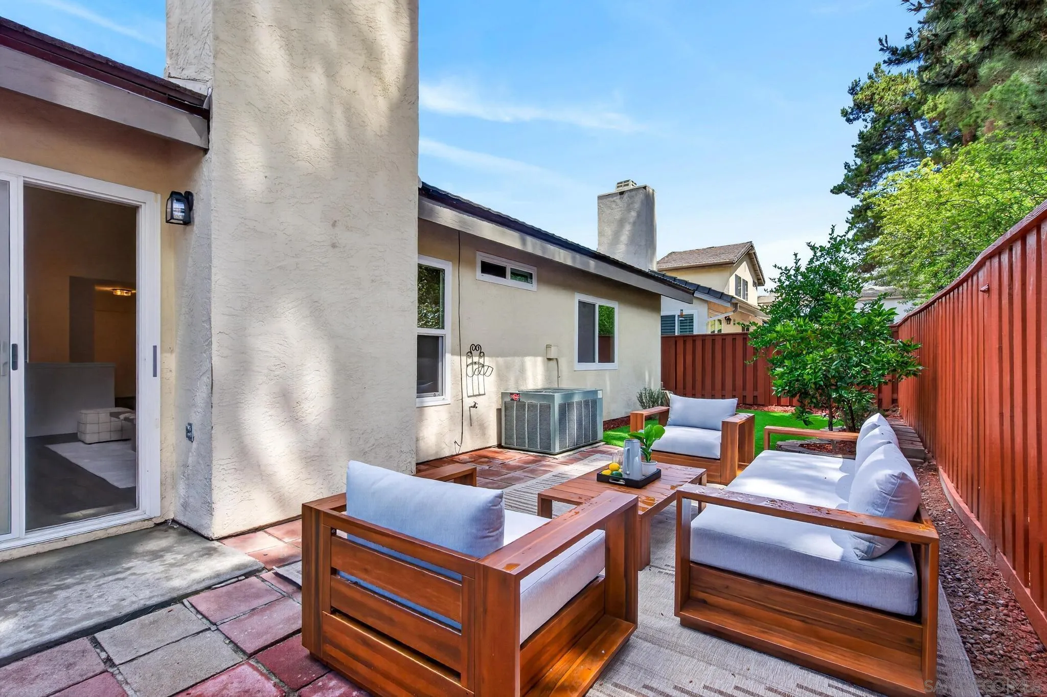 1272 Lancer Glen
