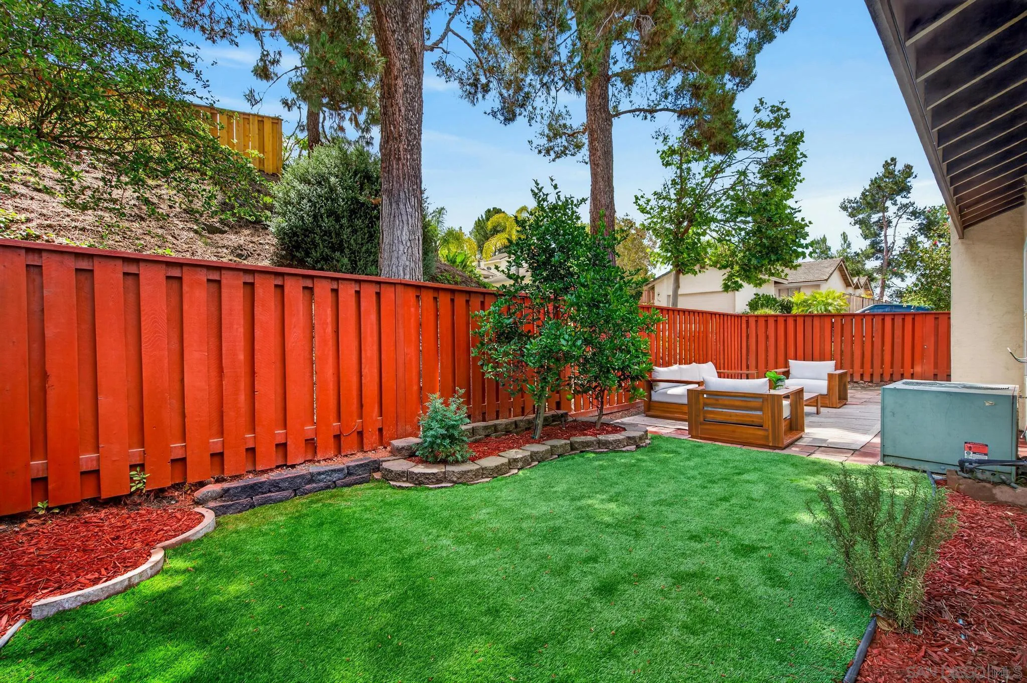 1272 Lancer Glen