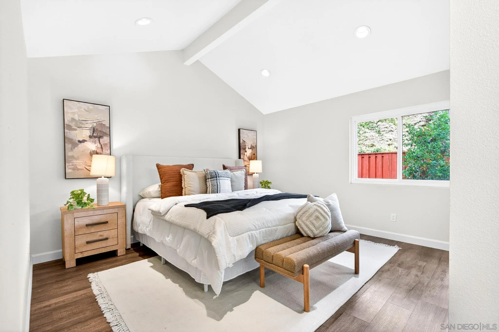 1272 Lancer Glen