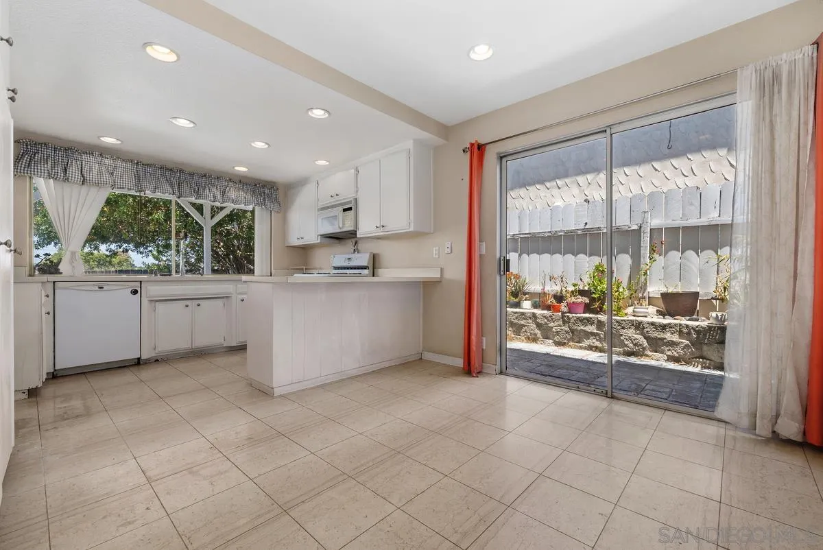 6232 Lake Athabaska Pl
