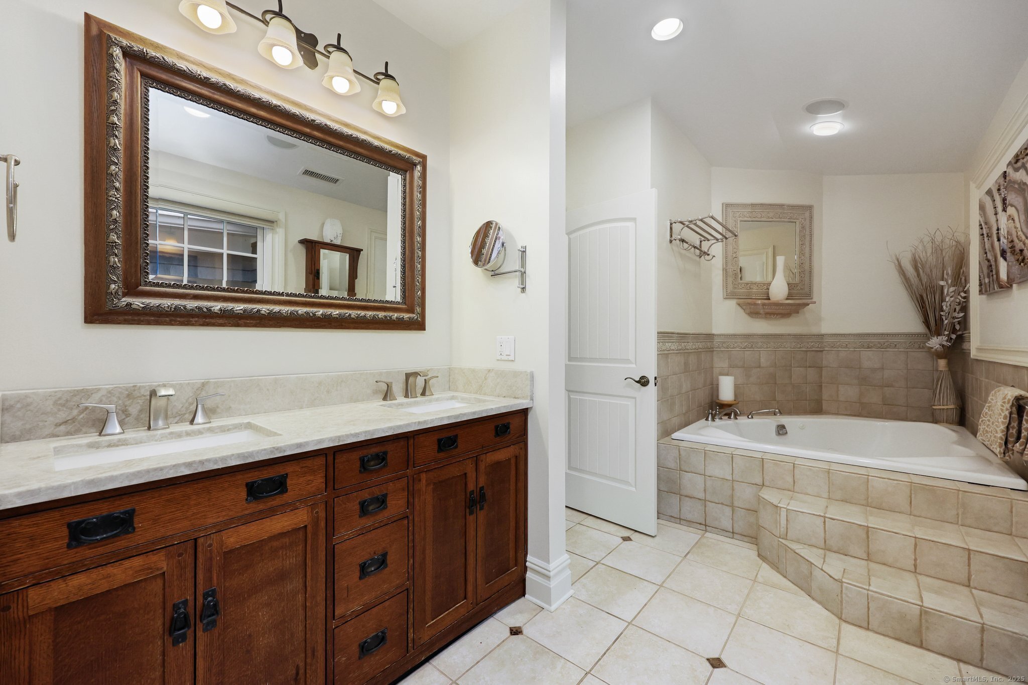 17 Tannery Lane North