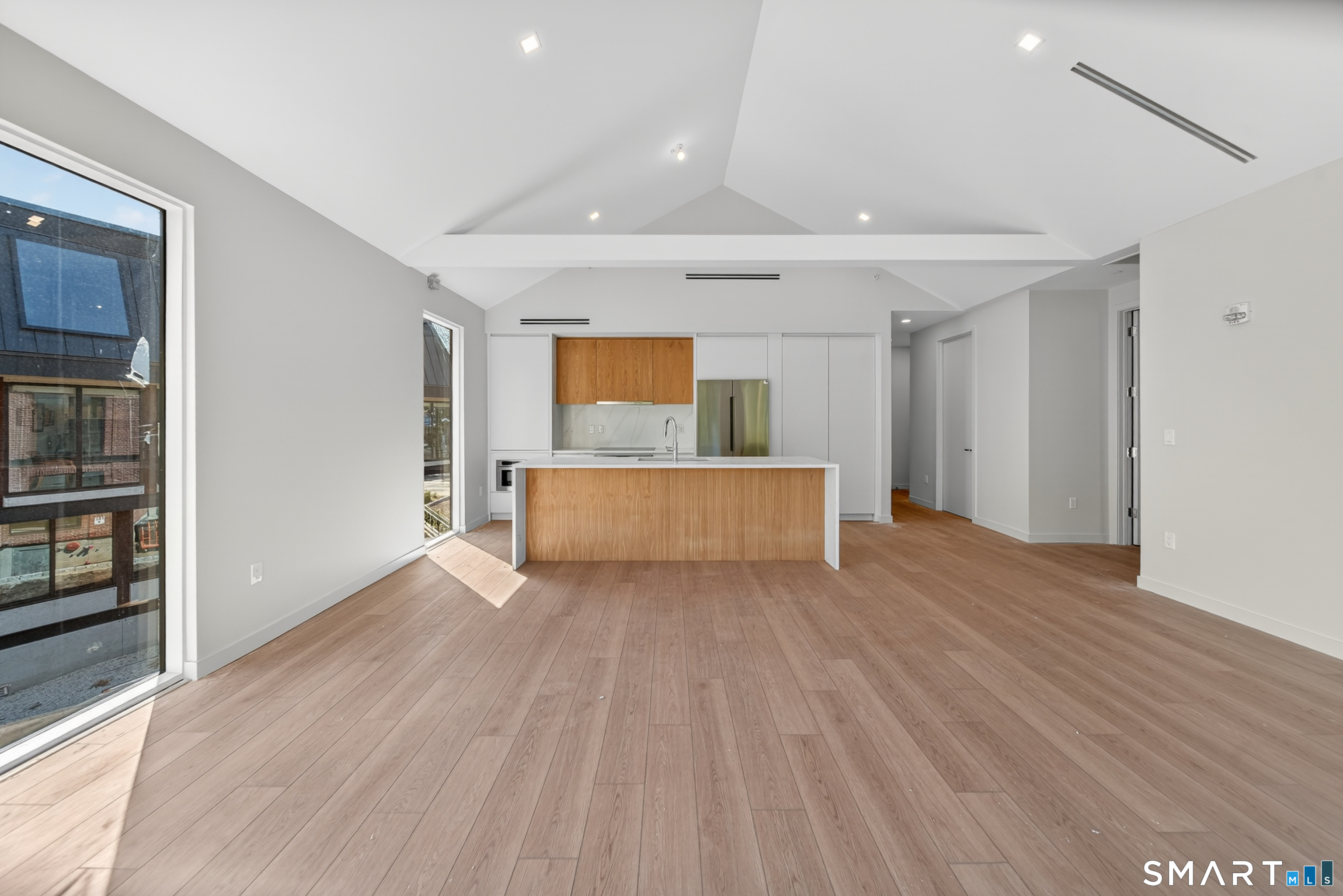 253 Riverside Avenue 101