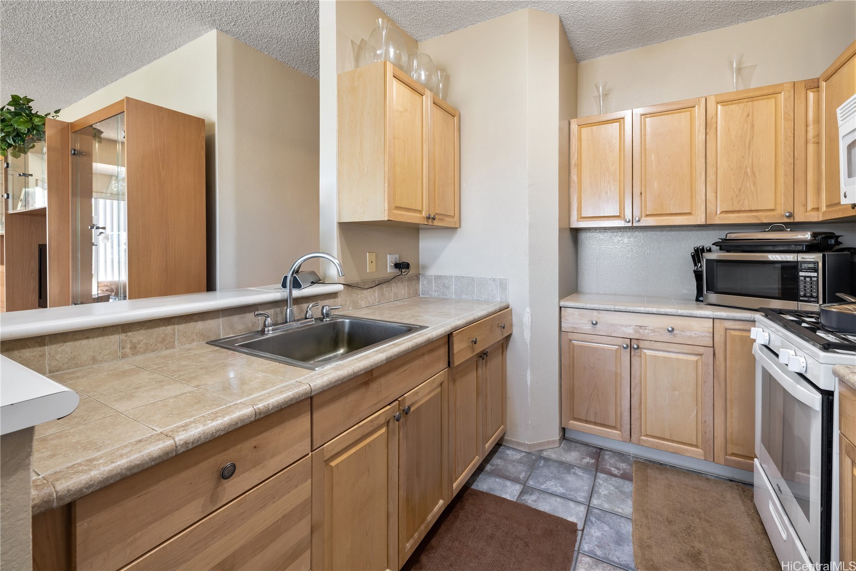 91-919 Puamaeole Street 6R