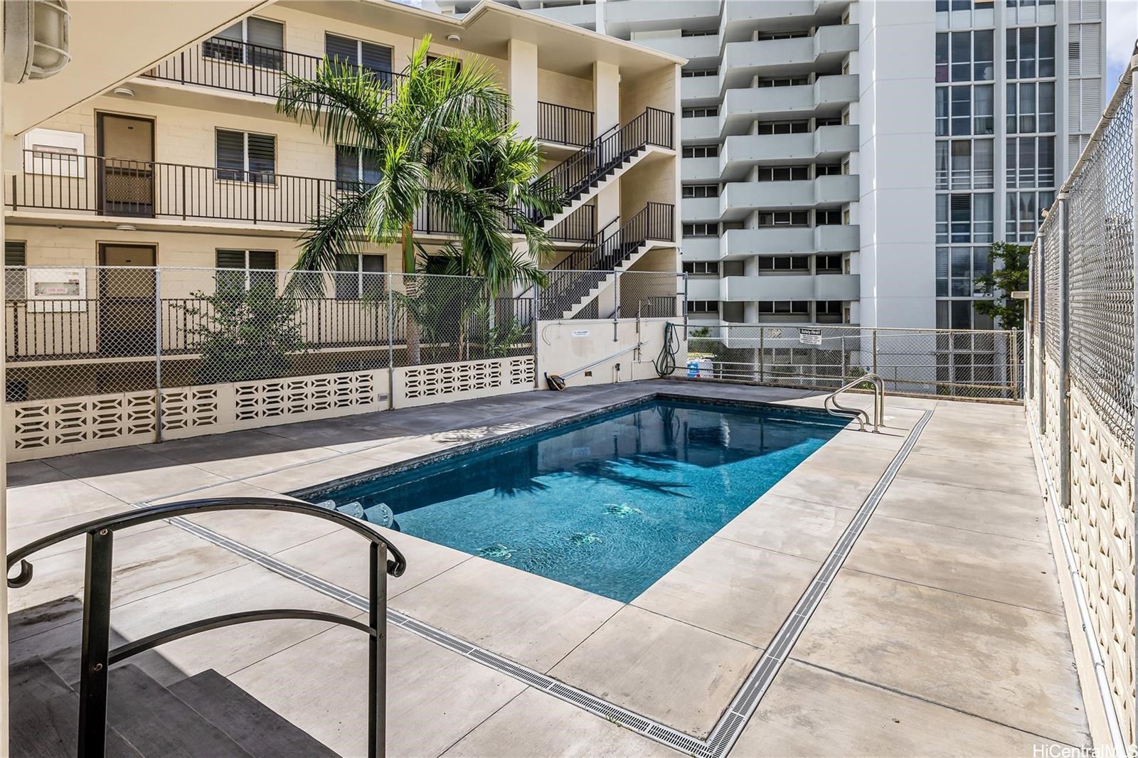 1099 Green Street B209