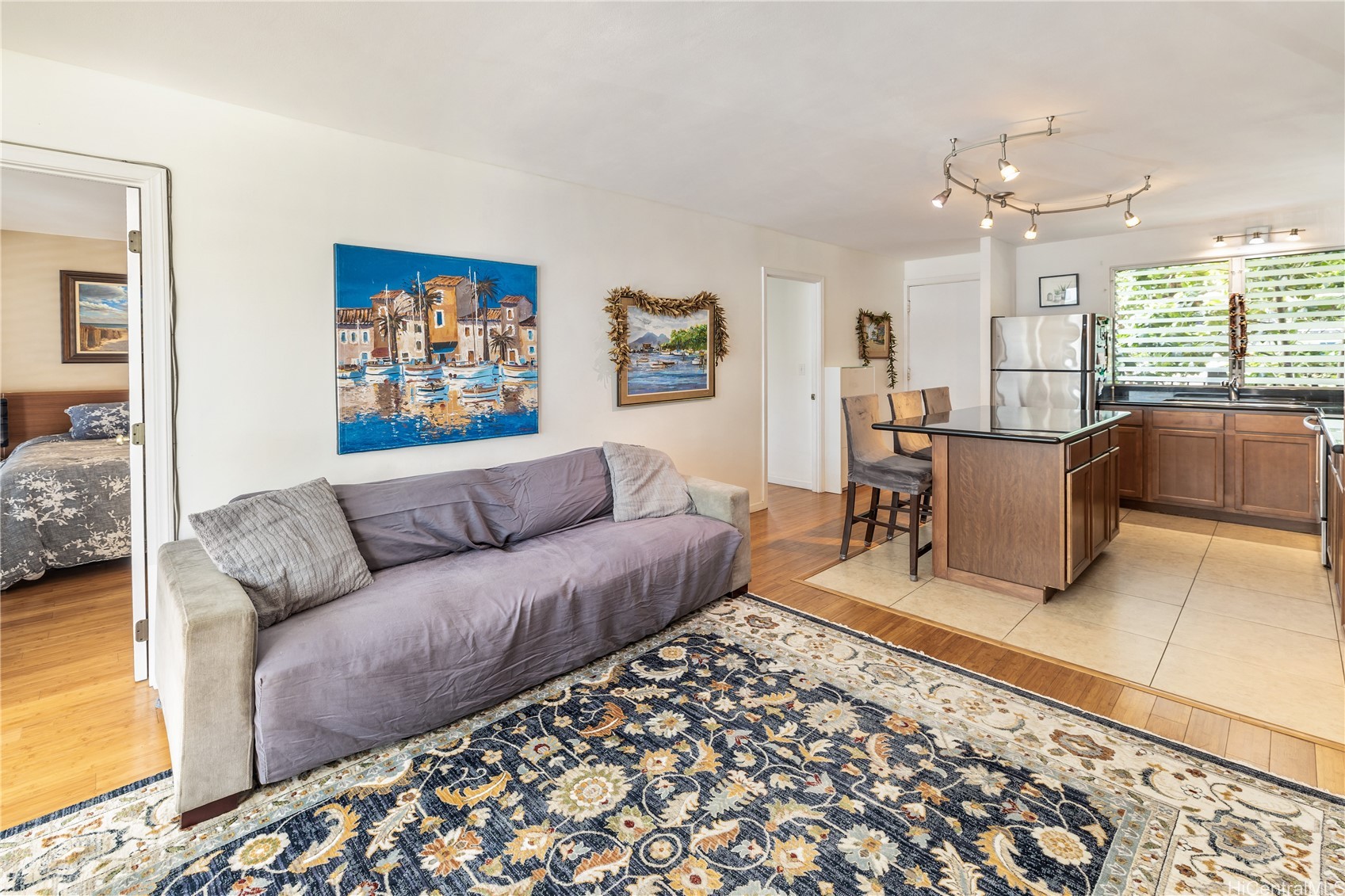 1099 Green Street B209