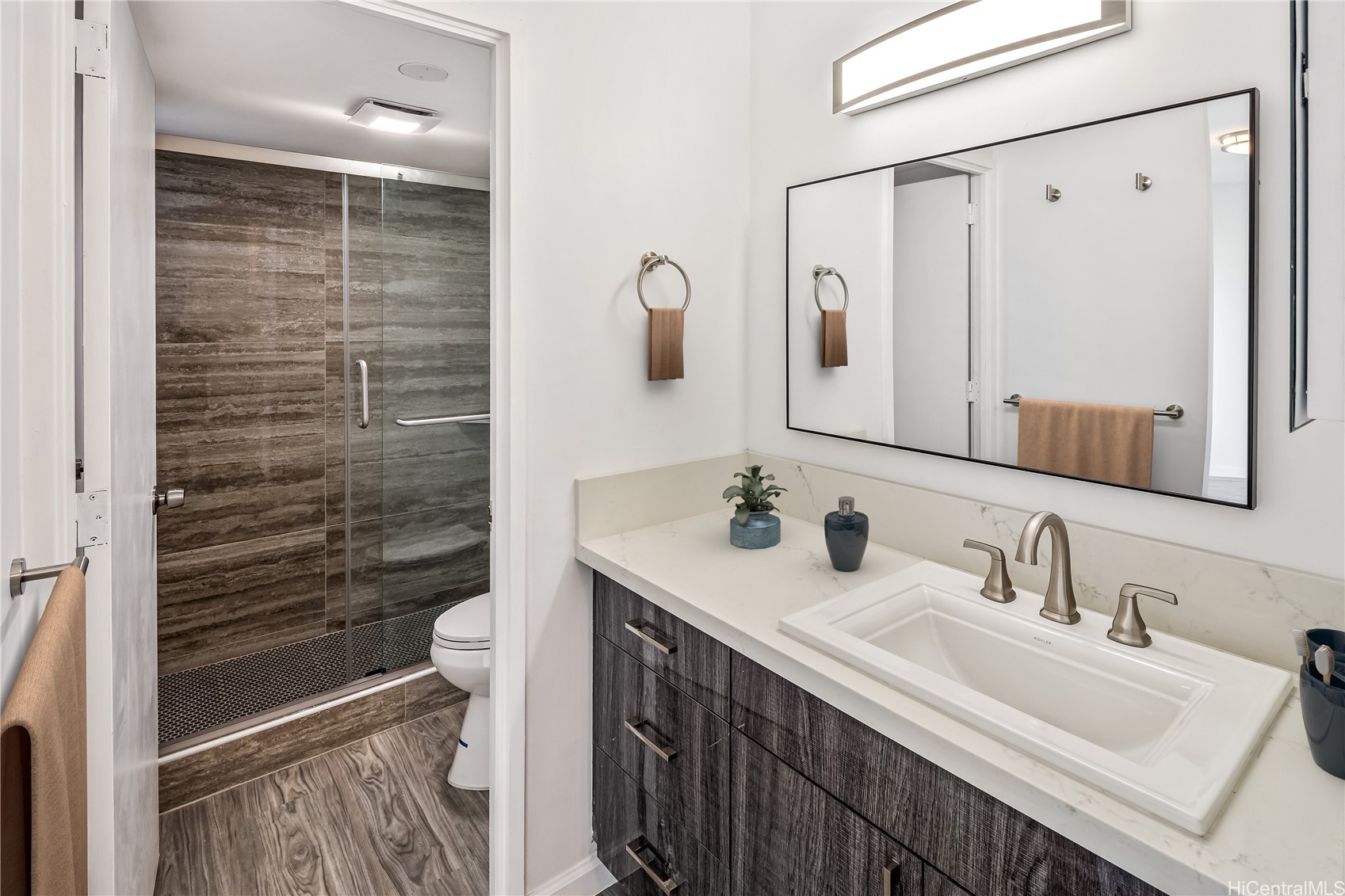 1077 Ala Napunani Street 401