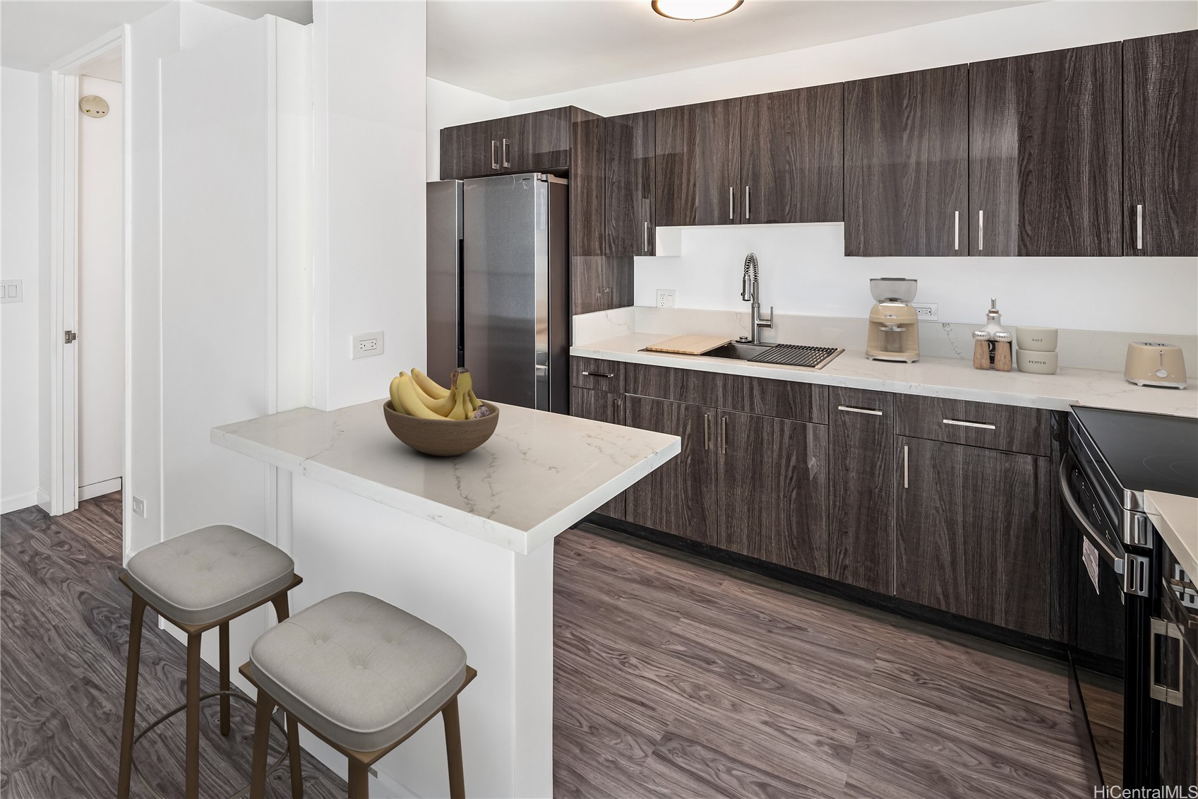 1077 Ala Napunani Street 401