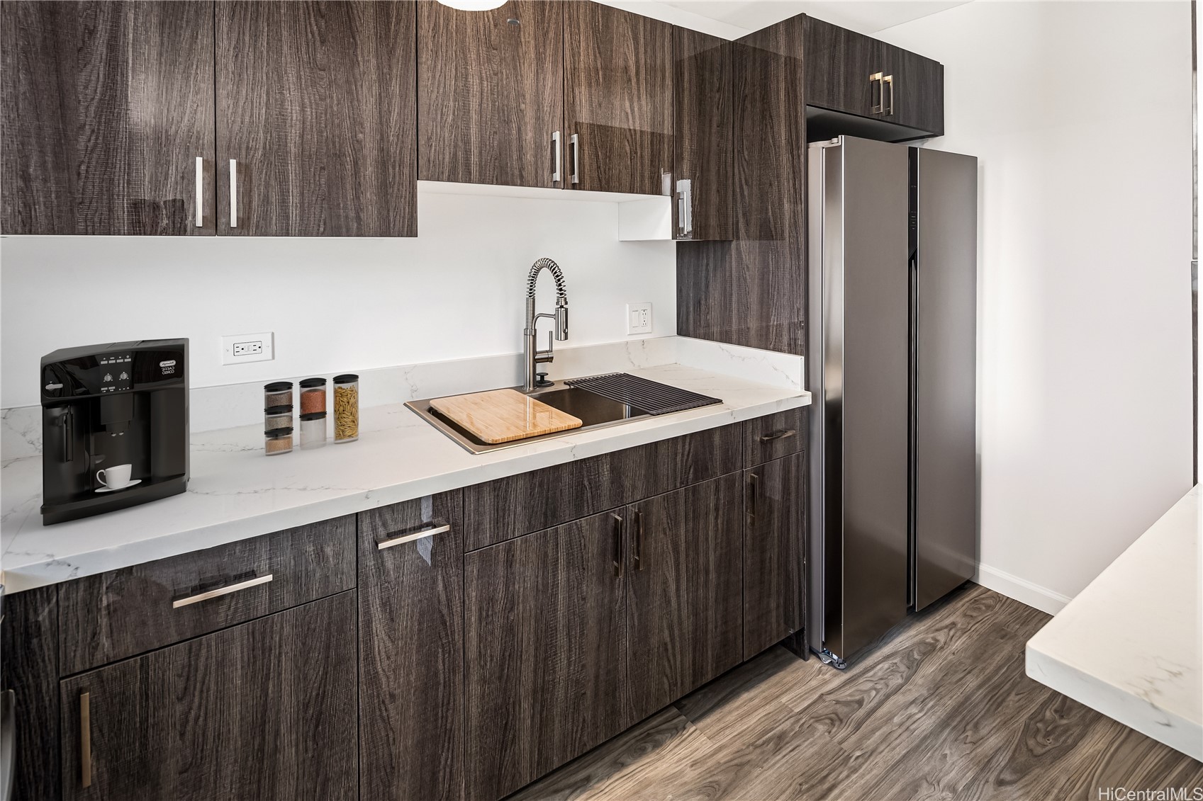 1077 Ala Napunani Street 606