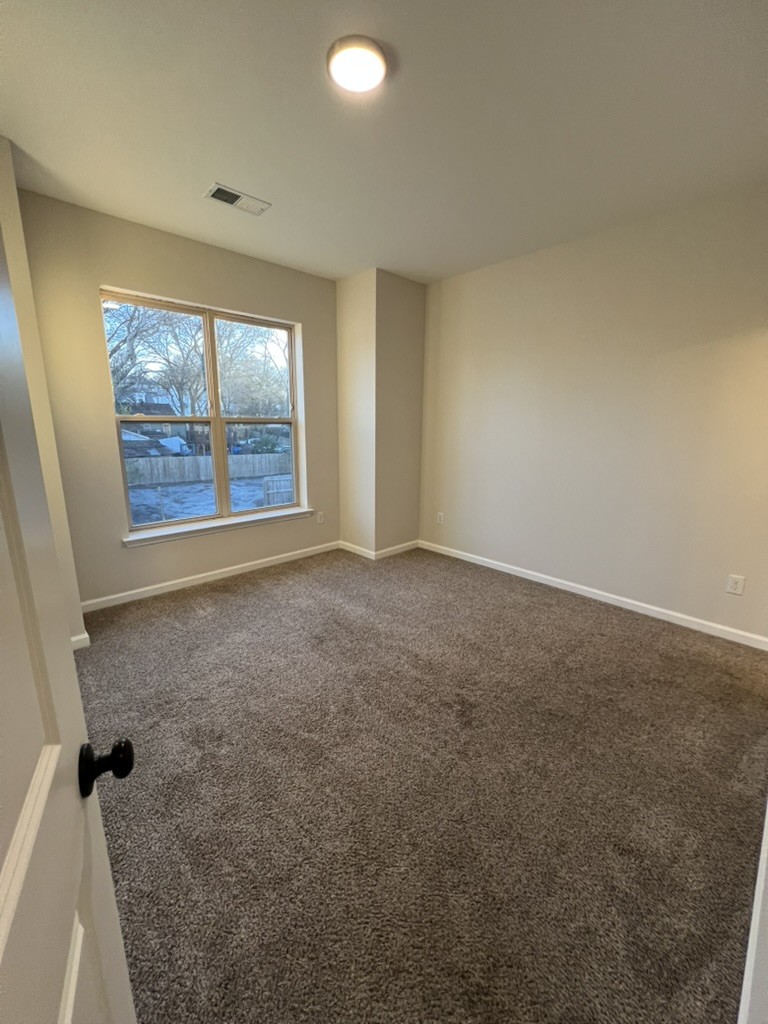 467 Morton Ave Unit: 105