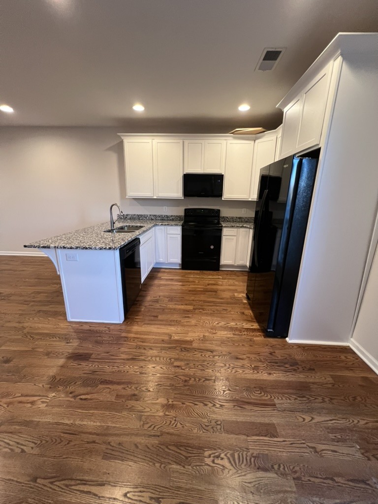 467 Morton Ave Unit: 105