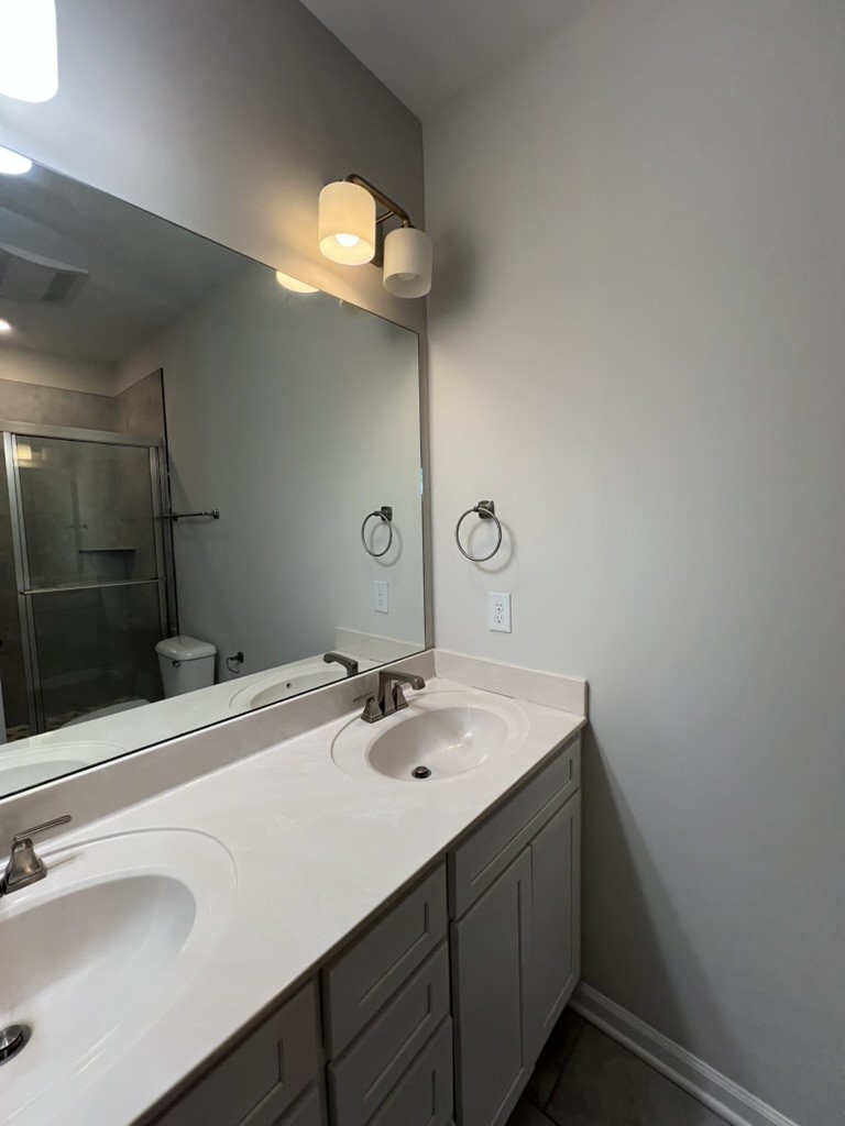 467 Morton Ave Unit: 105