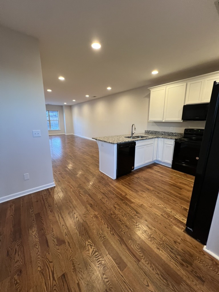 467 Morton Ave Unit: 105