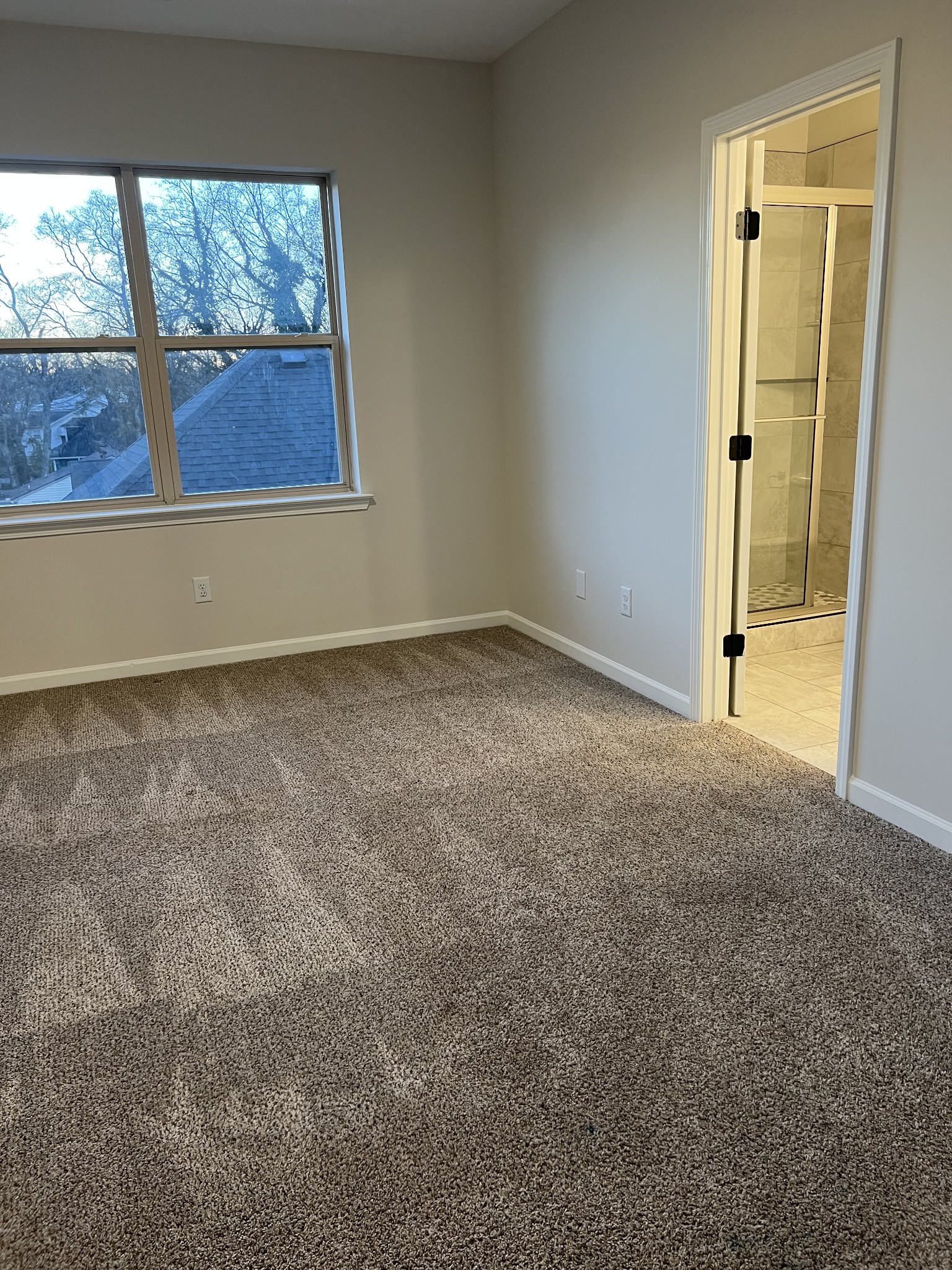 467 Morton Ave Unit: 102