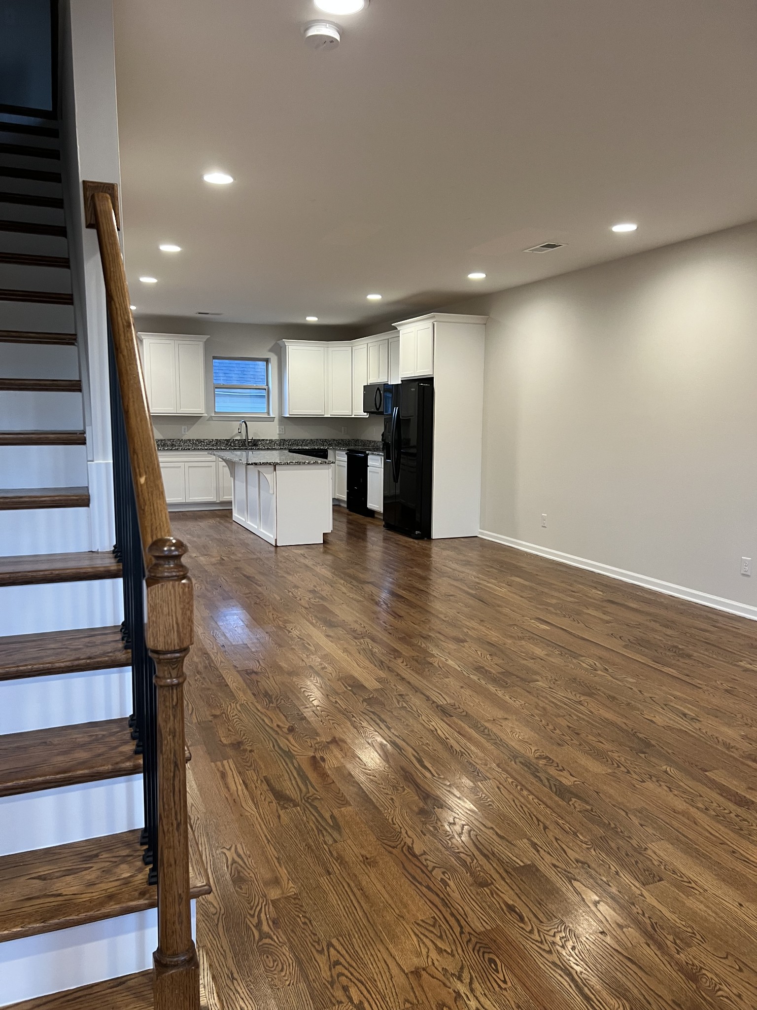 467 Morton Ave Unit: 102