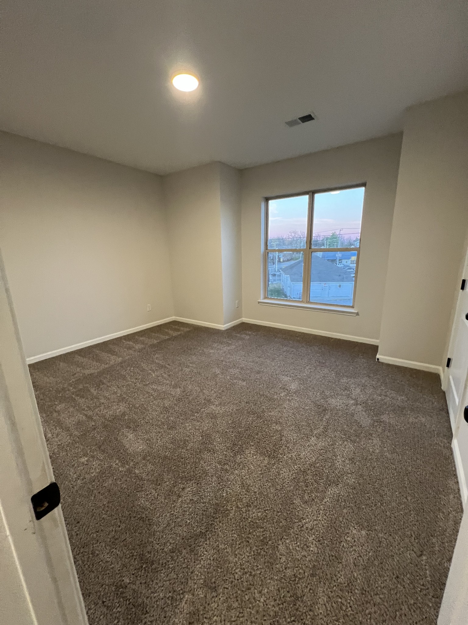 467 Morton Ave Unit: 102