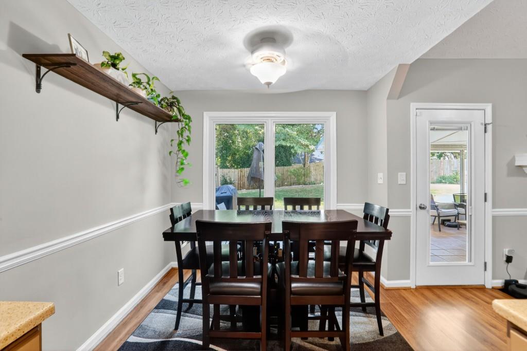 2555 Lakeview Trail