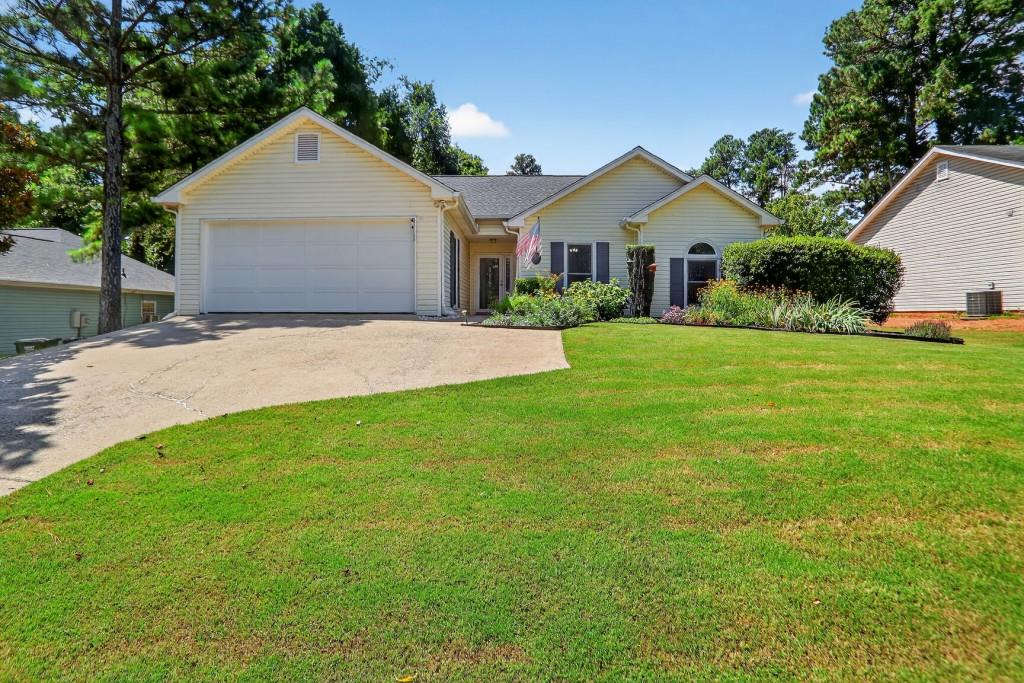 2555 Lakeview Trail